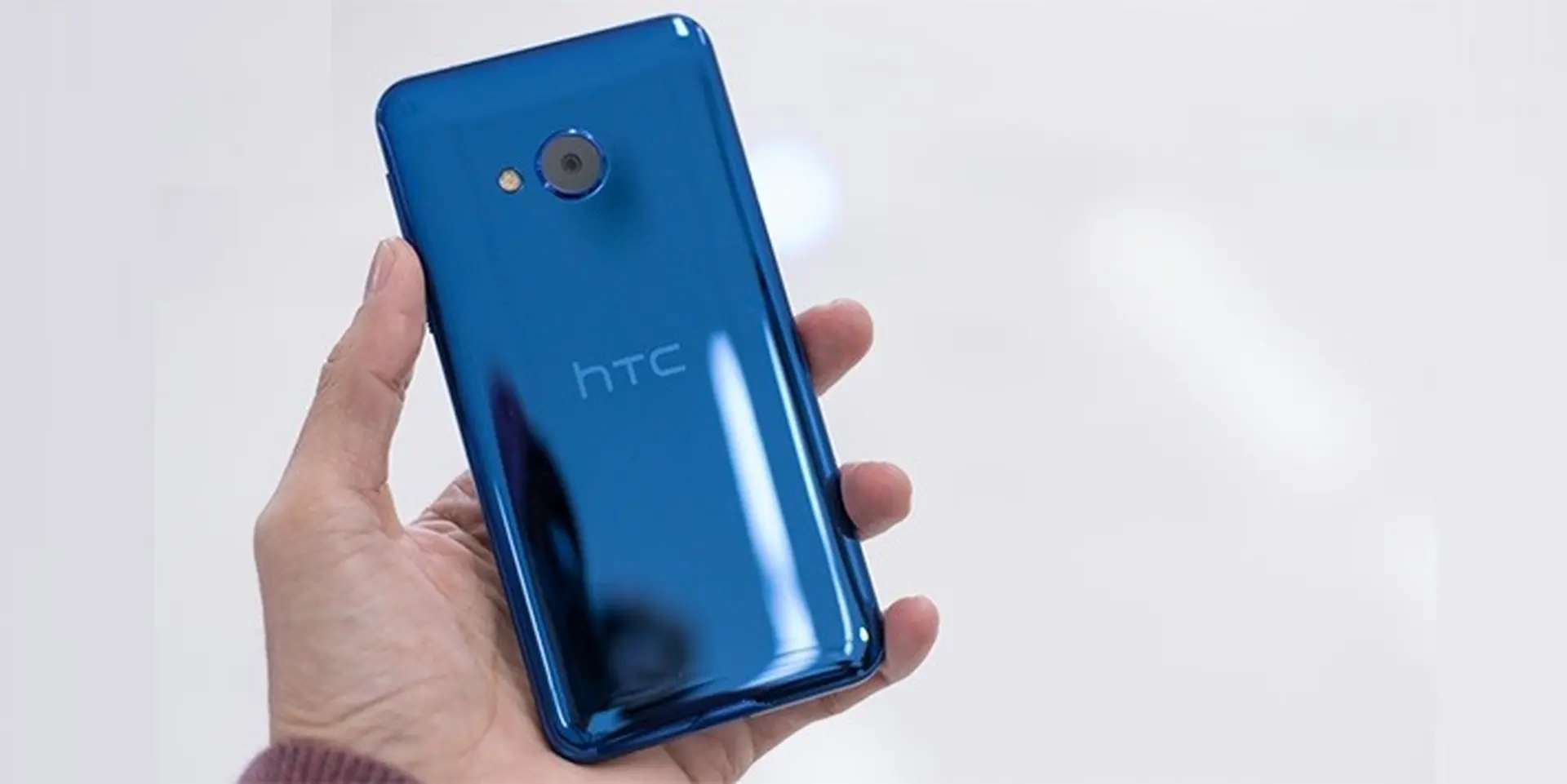 HTC U Play: smartphone camera cực đỉnh giá tốt đang bị lãng quên