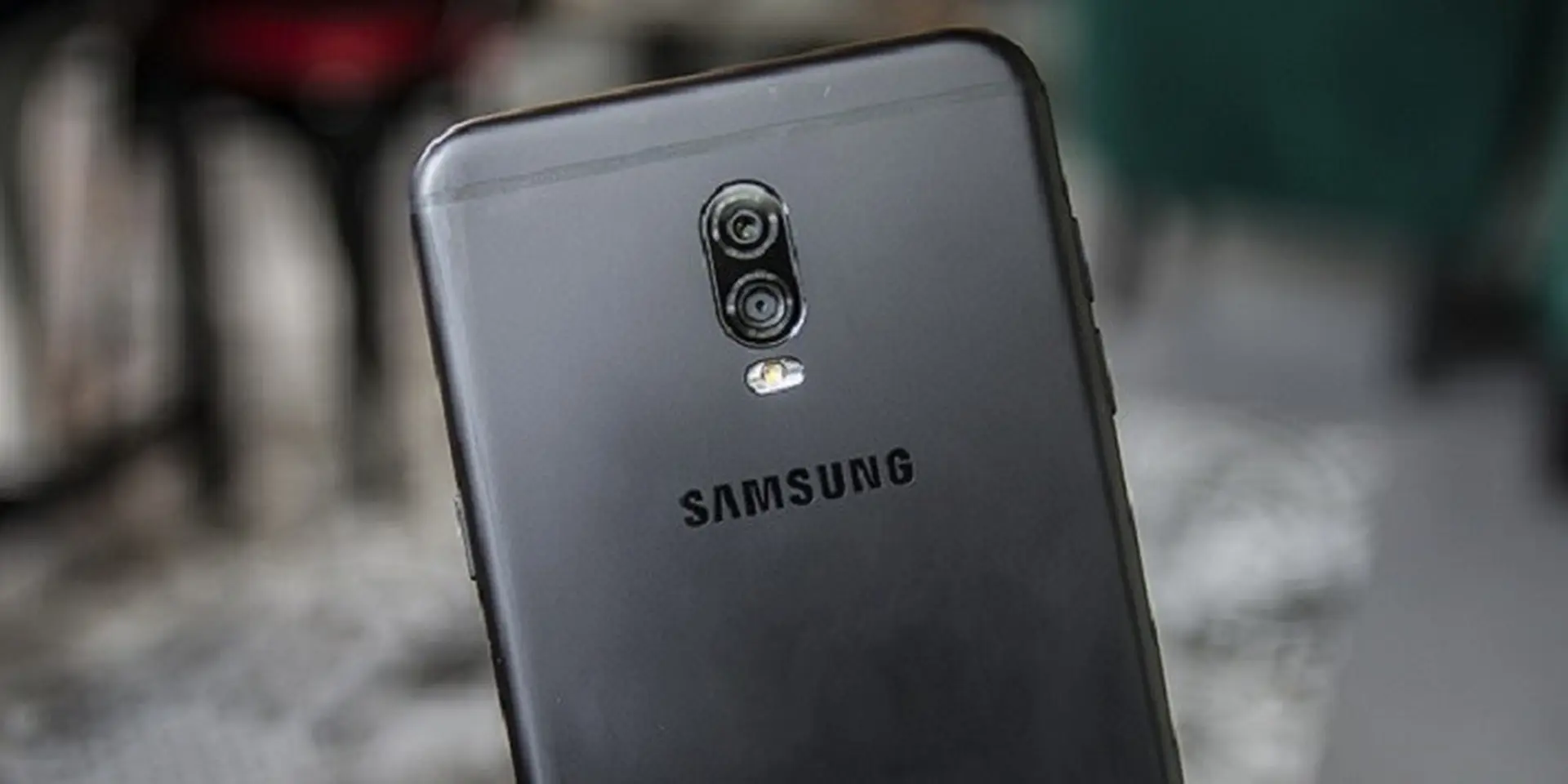 Người dùng nghĩ gì về chất liệu trong thiết kế smartphone trung cấp?