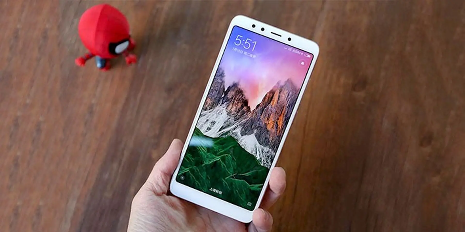 Trên tay siêu phẩm tràn viền Xiaomi Redmi 5 đầu tiên trên thế giới, giá dưới 3 triệu đồng