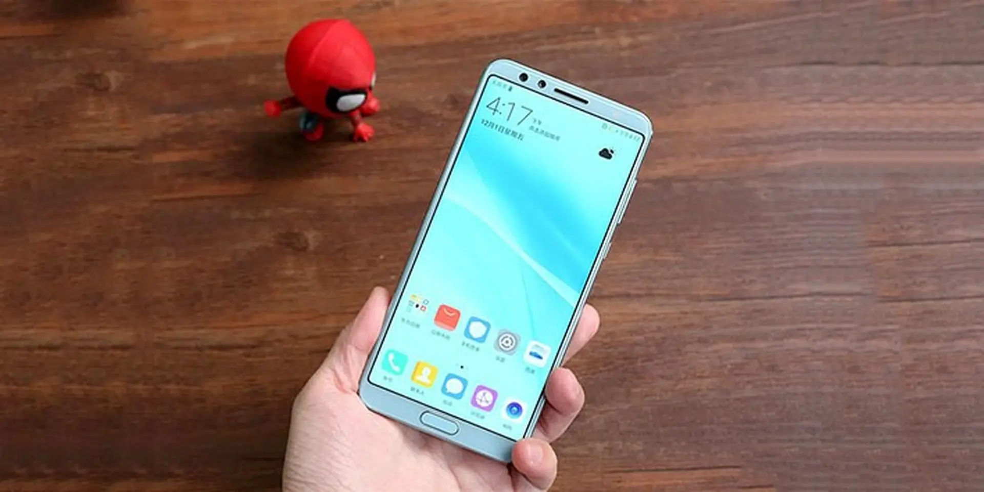 Trên tay Huawei Nova 2s đầu tiên trên thế giới: Cuốn hút trong từng đường nét
