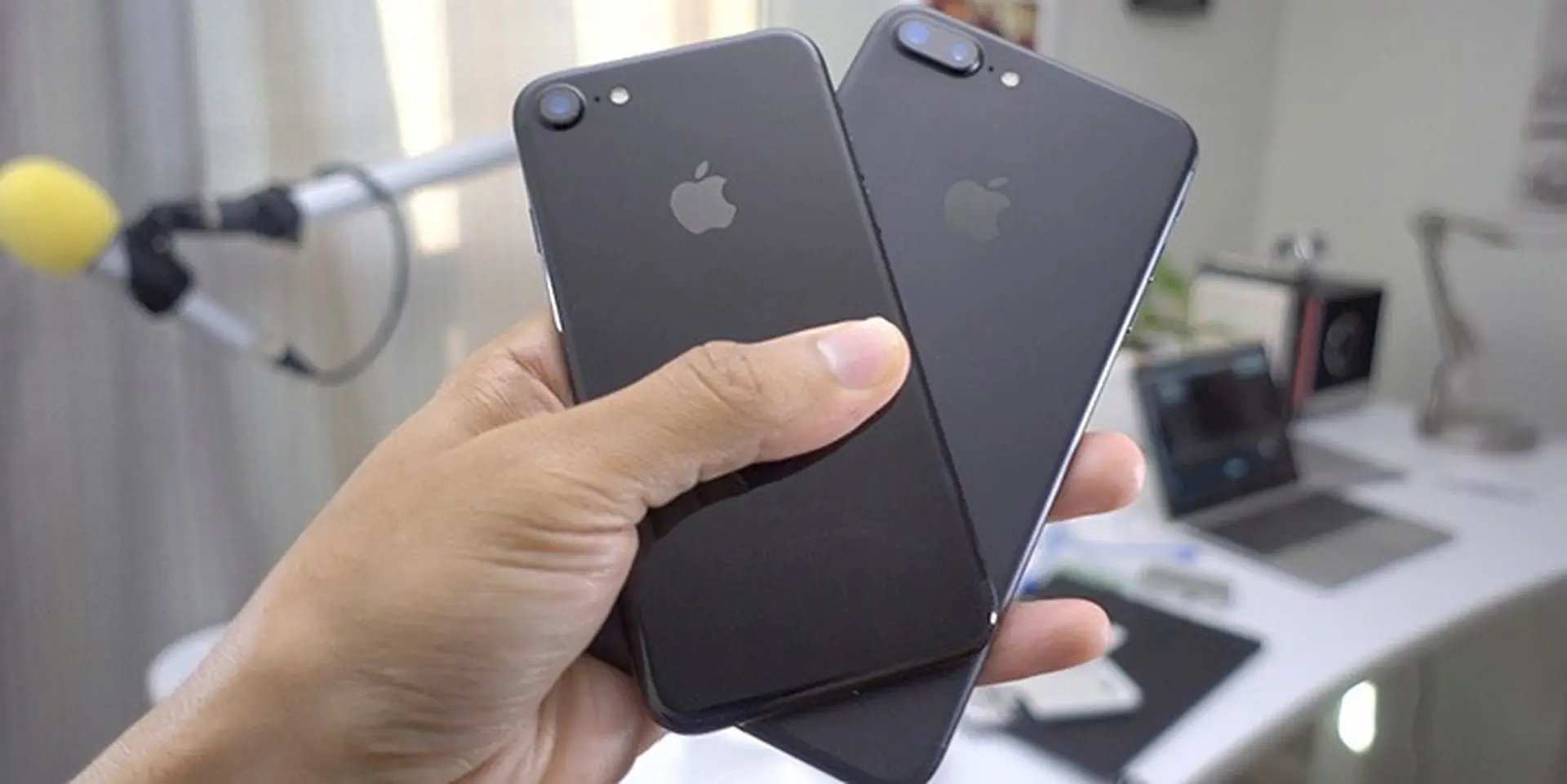 Điều gì khiến giá bán iPhone luôn cao hơn điện thoại Android?