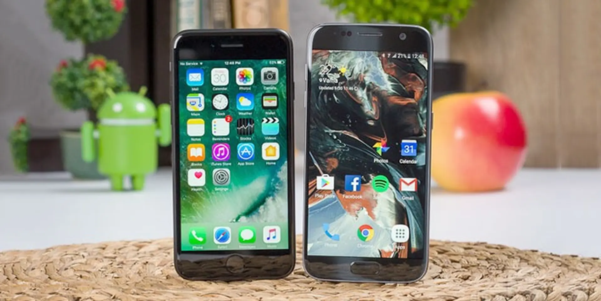 Tại sao smartphone Android lại luôn có nhiều RAM hơn iPhone?