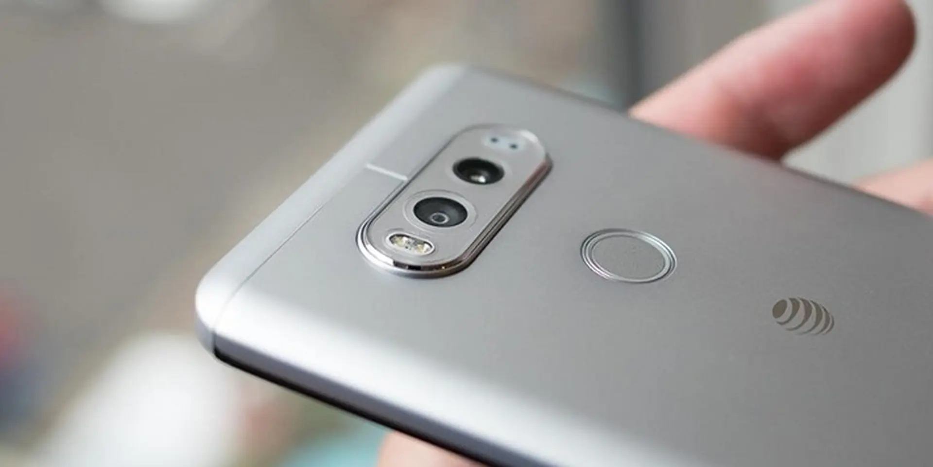 LG V30 sẽ được trang bị đồng thời hai hệ thống camera kép?