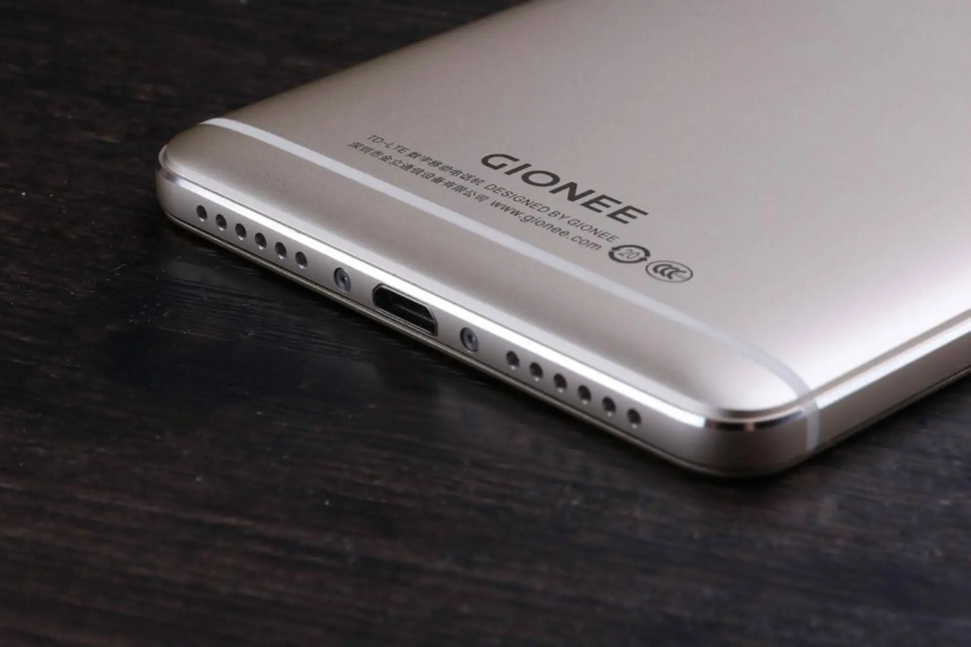 Lộ điểm benchmark Gionee A1 trước thềm MWC 2017