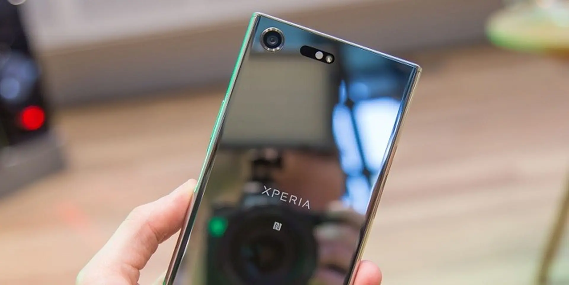 [MWC 2017] Trên tay và đánh giá nhanh Sony Xperia XZ Premium