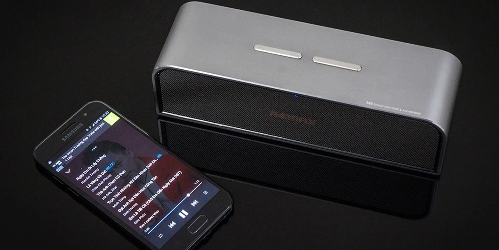 Khui hộp và trên tay loa REMAX M8: Thiết kế kim loại, sang trọng, âm thanh tốt