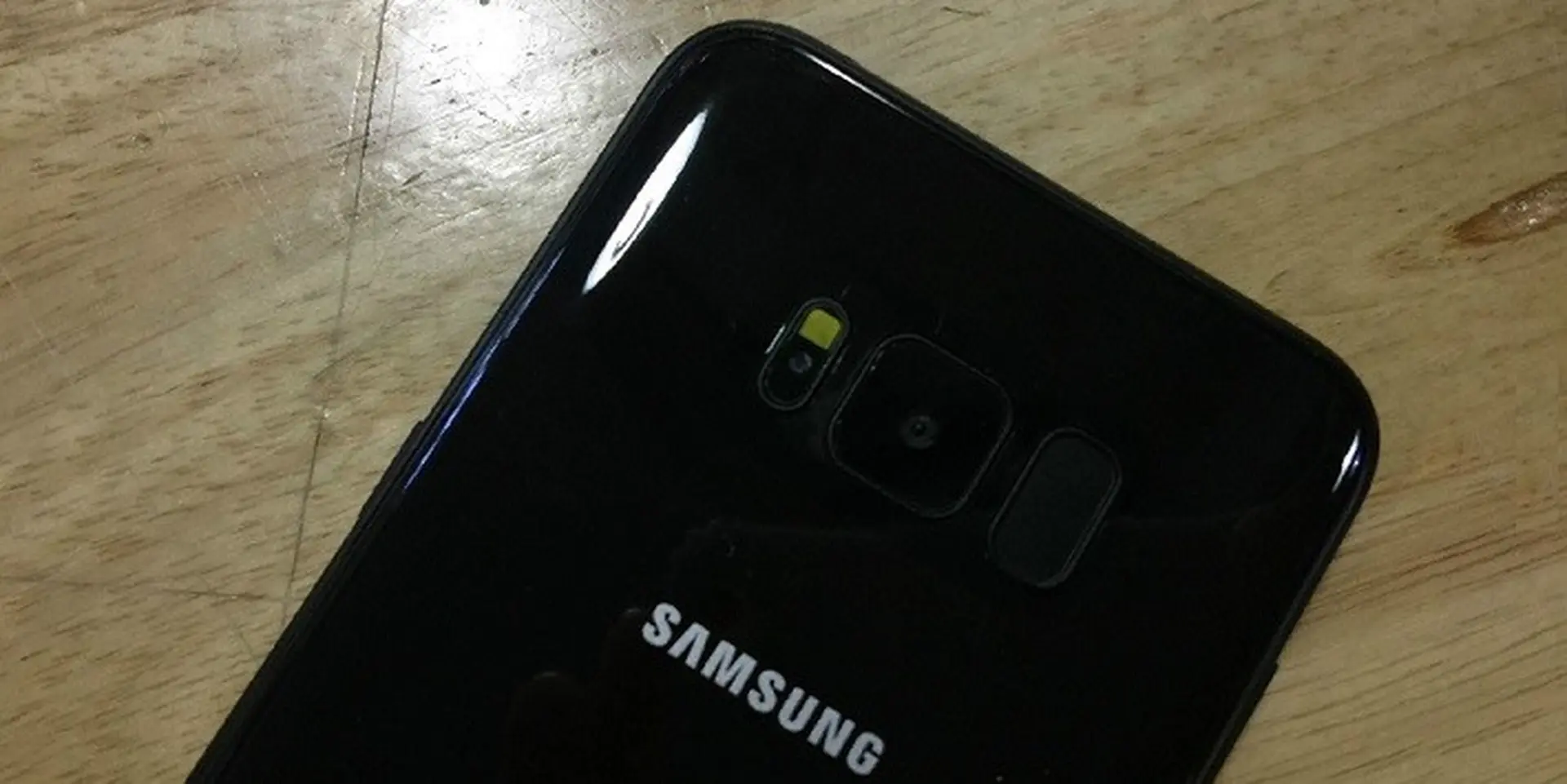 Galaxy S8 phiên bản màu đen lộ diện qua nhiều góc cạnh