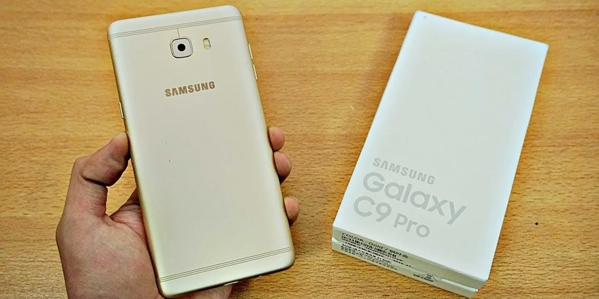 Đây là thời điểm "Mãnh thú" Galaxy C9 Pro có mặt tại Việt Nam