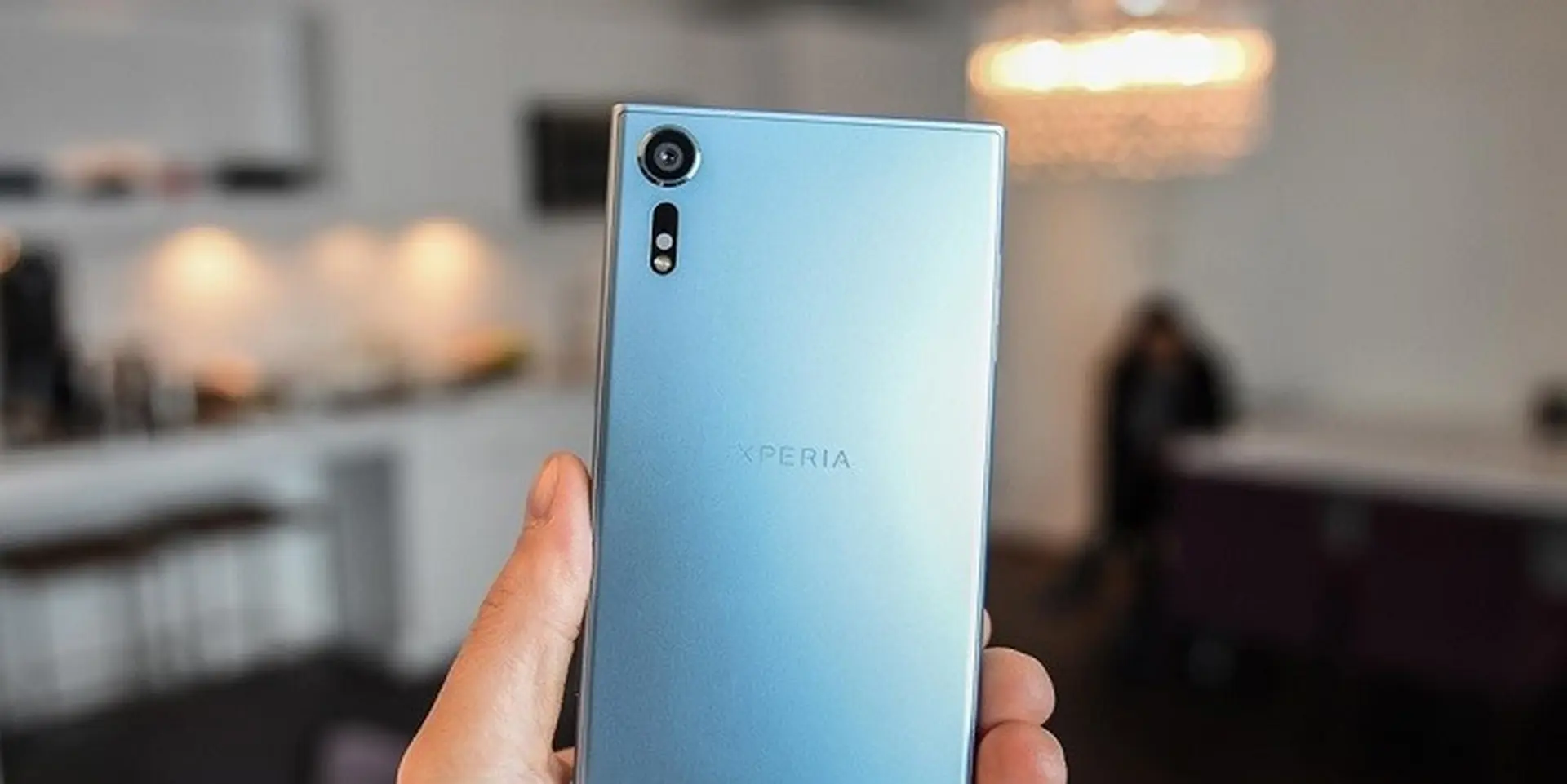 Trên tay Sony Xperia XZs: bản nâng cấp nhỏ với camera mới cực chất