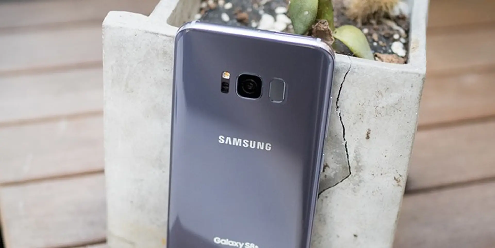 Galaxy S8 sẽ có thêm phiên bản “nồi đồng cối đá” trong thời gian tới