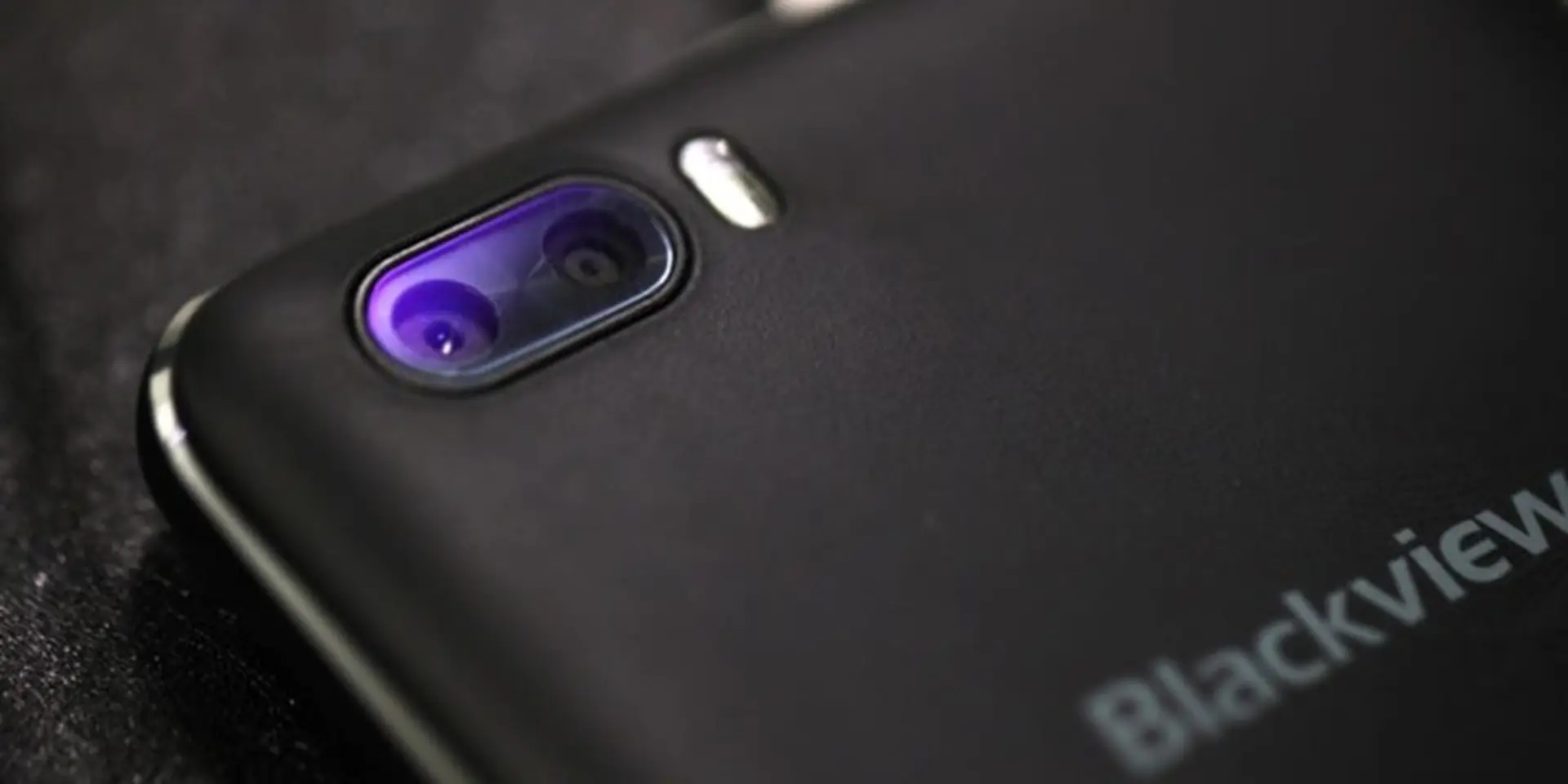 Xuất hiện smartphone camera kép, giá chưa đến 2 triệu đồng
