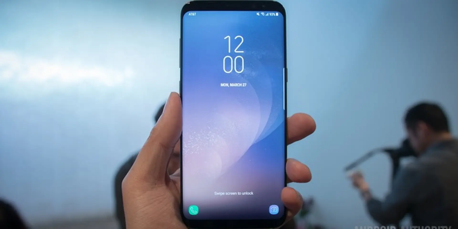 Phải chăng smartphone cao cấp đang ngày càng trở nên mắc tiền hơn?