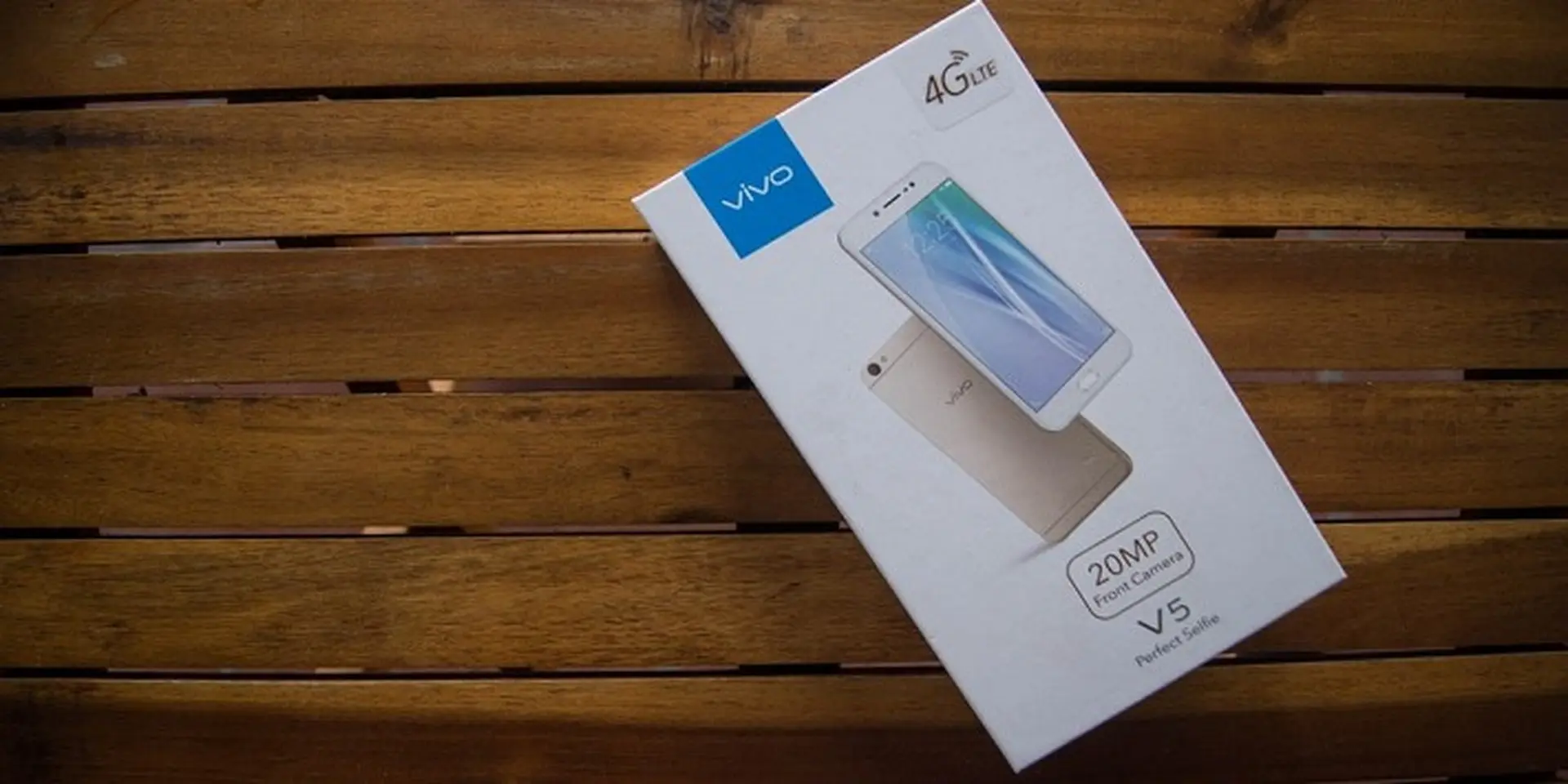 Mở Hộp Vivo V5: 4GB RAM, camera trước lên đến 20MP