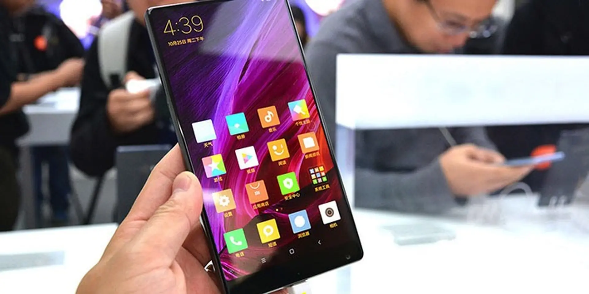 Màn hình smartphone thay đổi thế nào theo thời gian?