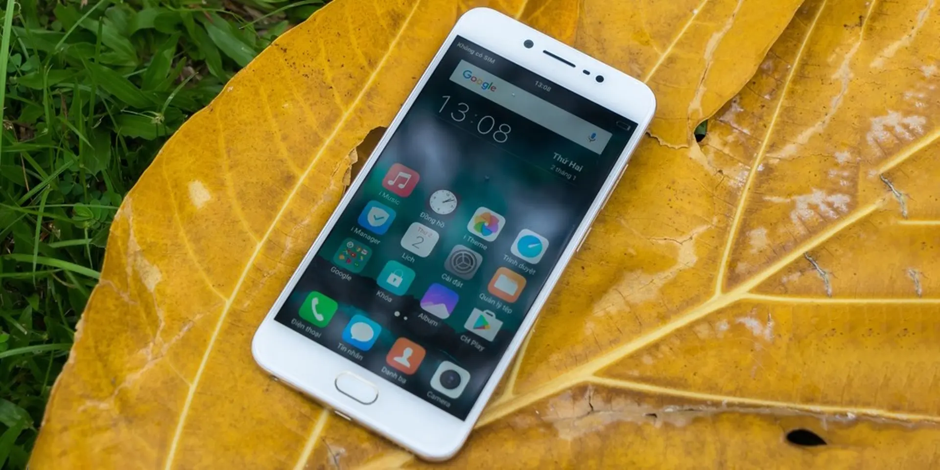 Trên tay Vivo V5: Camera selfie 20MP, RAM 4GB, chip âm thanh chất lượng cao