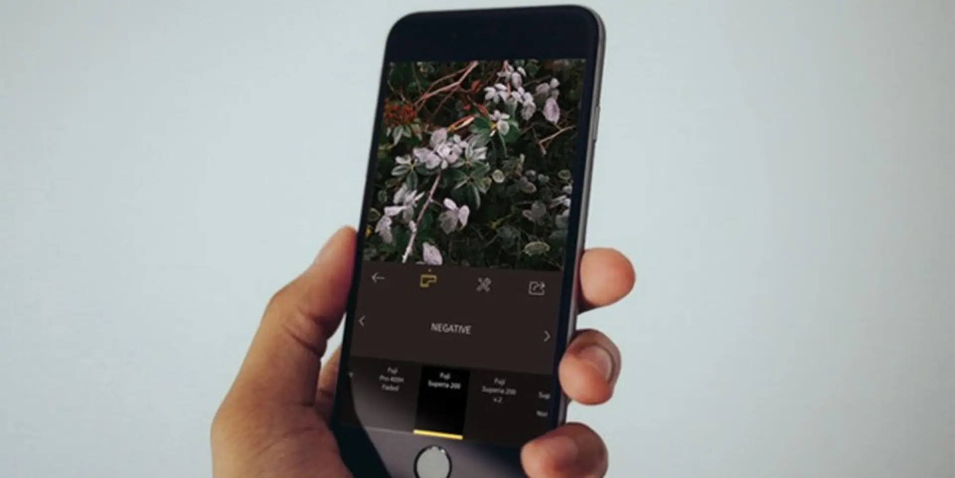 5 ứng dụng chụp ảnh màu cổ điển cực đẹp trên iOS