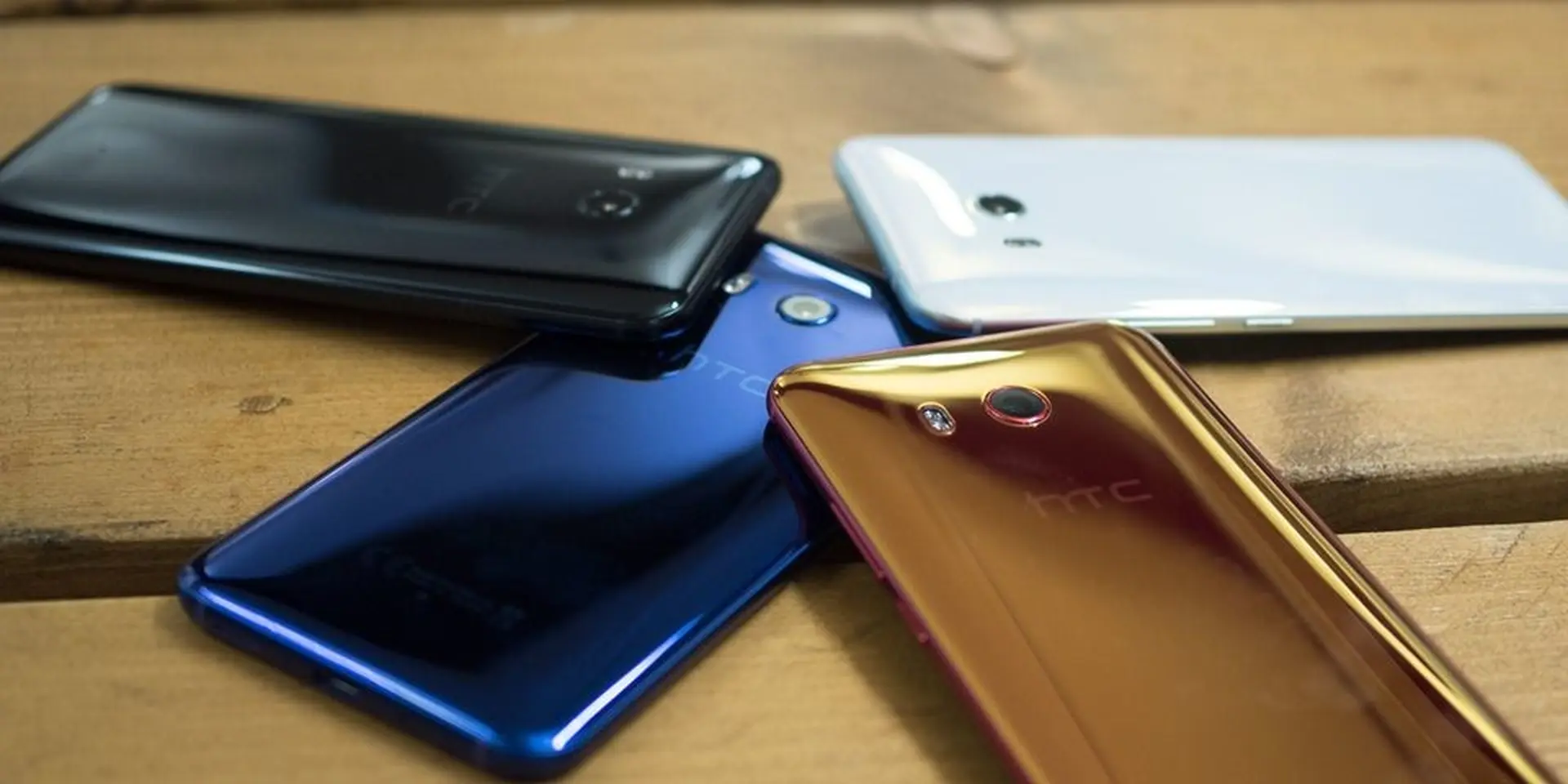 Tải về trọn bộ hình nền QHD của HTC U11