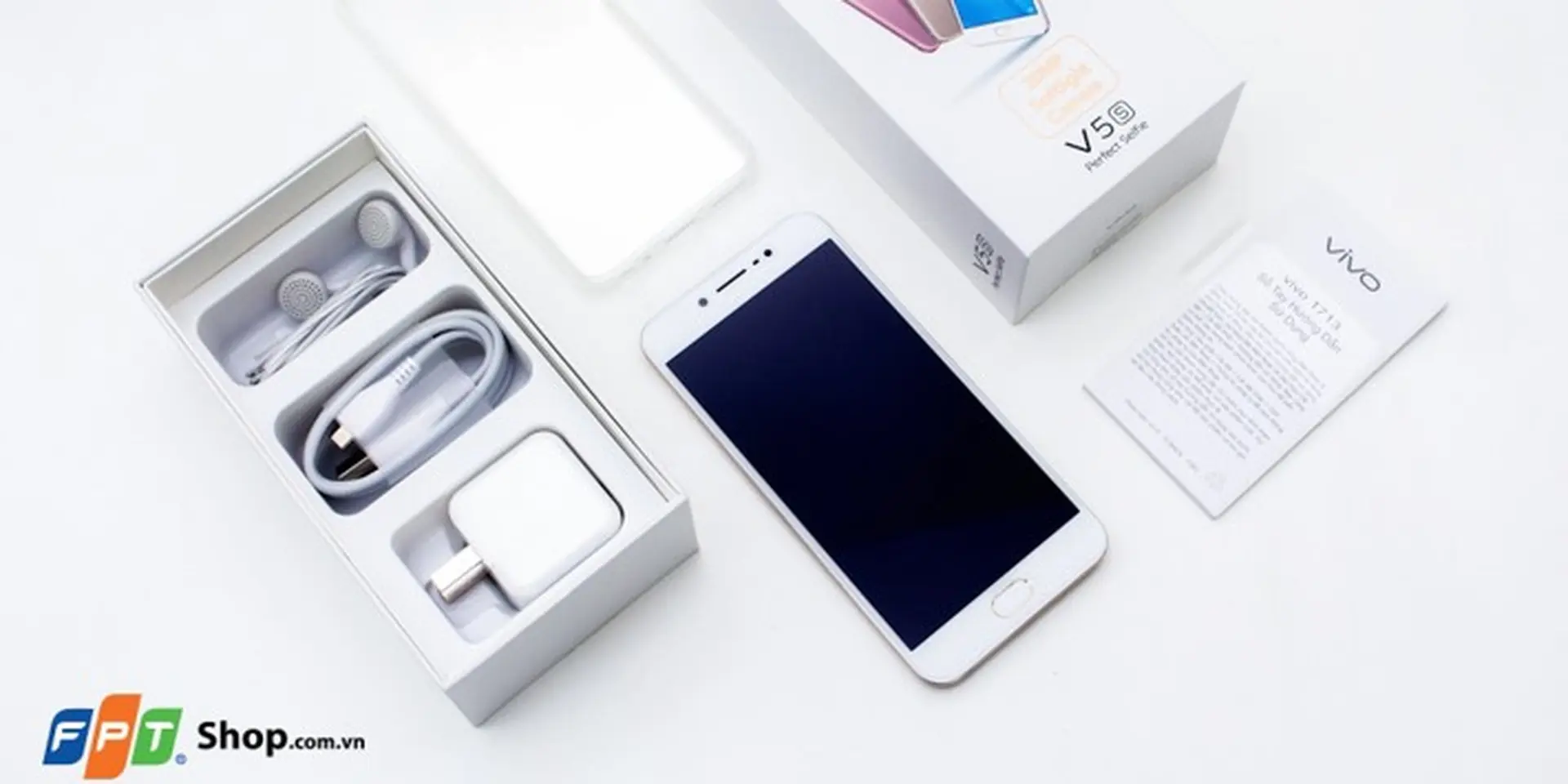 Đánh giá nhanh Vivo V5s: Thiết kế tinh tế, camera selfie 20MP, RAM 4GB, giá 6,990,000đ