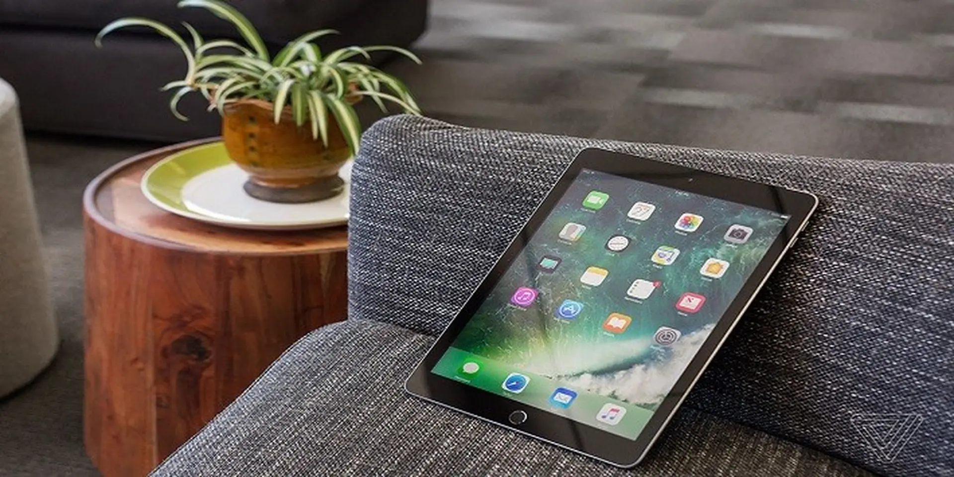iPad 9.7 inch 2017: Có thật sự là một mức giá hời?
