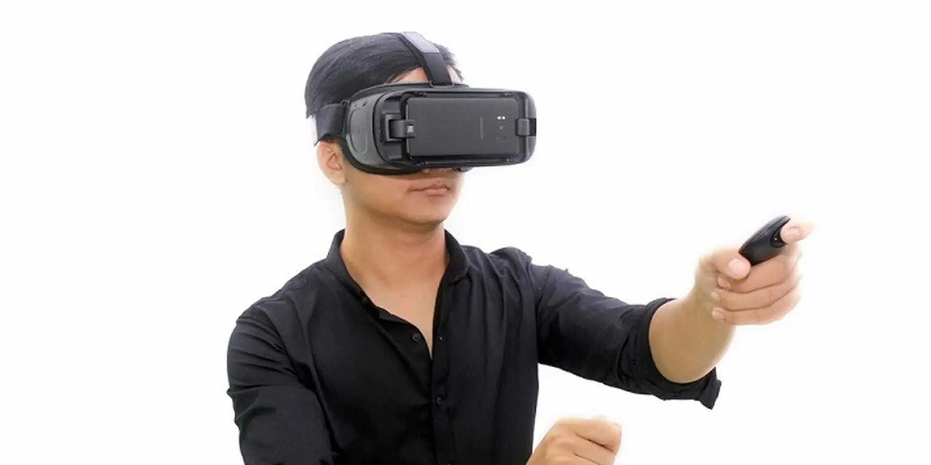 Trên tay Samsung Gear VR 2017: Thiết kế không đổi, người bị cận sử dụng vẫn rất dễ dàng