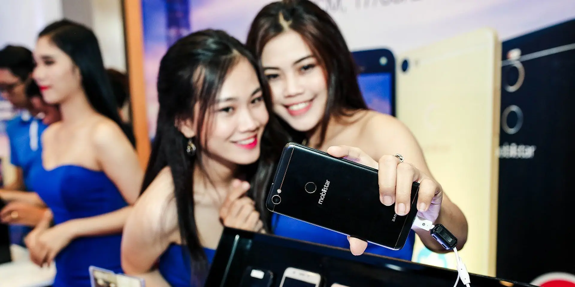 Khui hộp và trên tay Mobiistar Zumbo S2: Camera selfie 13MP, RAM 3GB, giá chưa tới 4 triệu