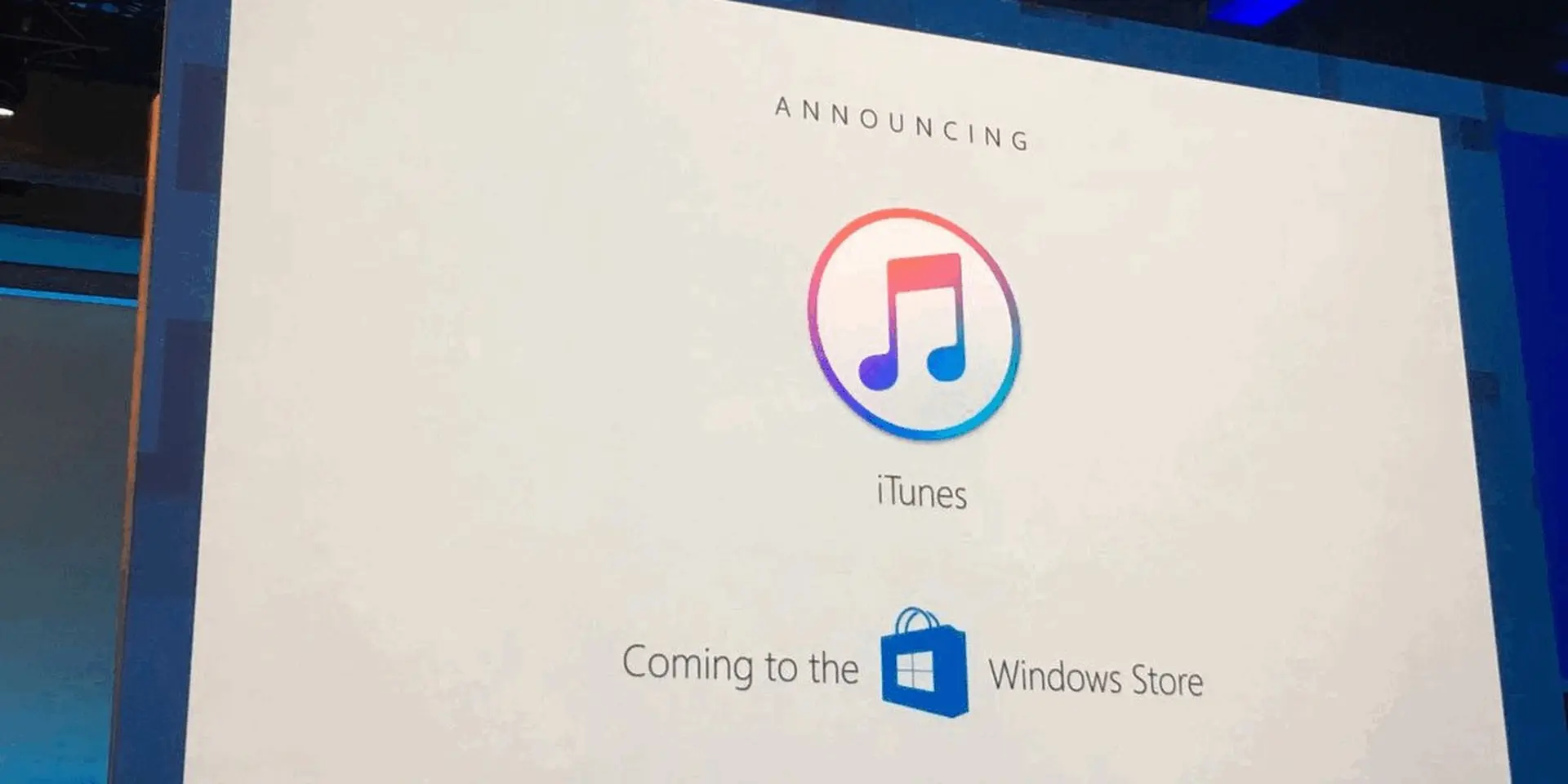 Microsoft "ép" Apple phải đưa ứng dụng của họ lên Windows Store