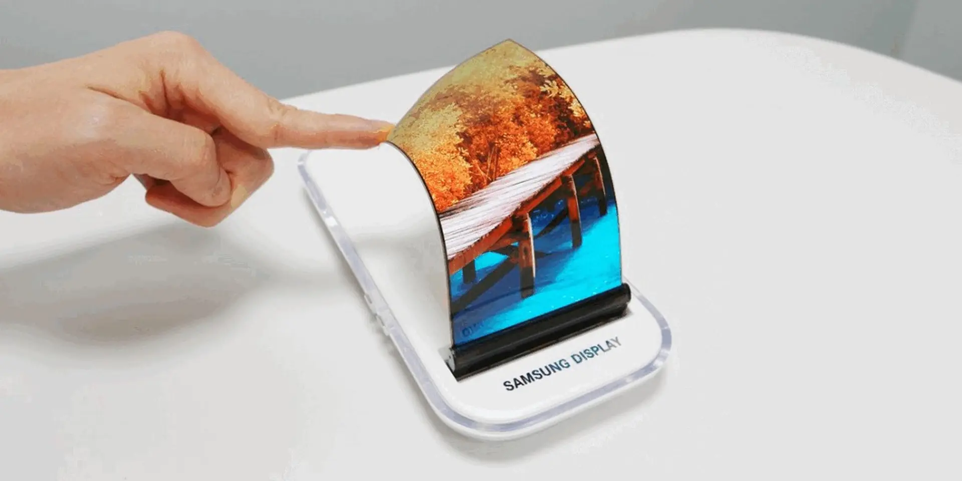 Samsung chuẩn bị cho ra mắt màn hình co giãn đầu tiên trên thế giới