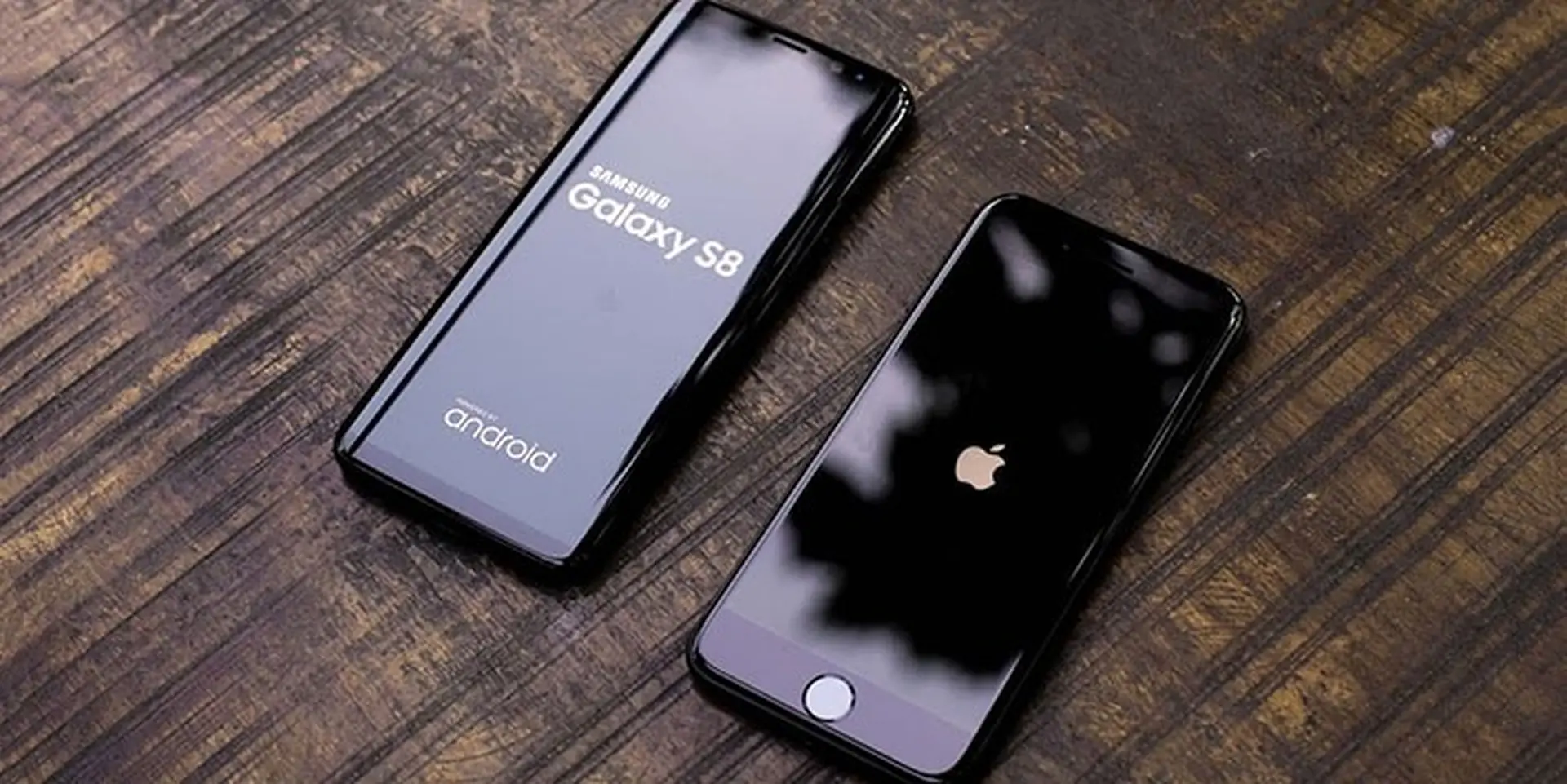 Cuộc đua song mã của Apple và Samsung trong năm 2017