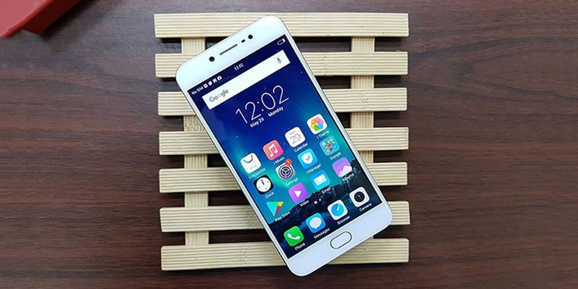 Đánh giá Vivo V5s: Máy đẹp, pin trâu, camera selfie khủng