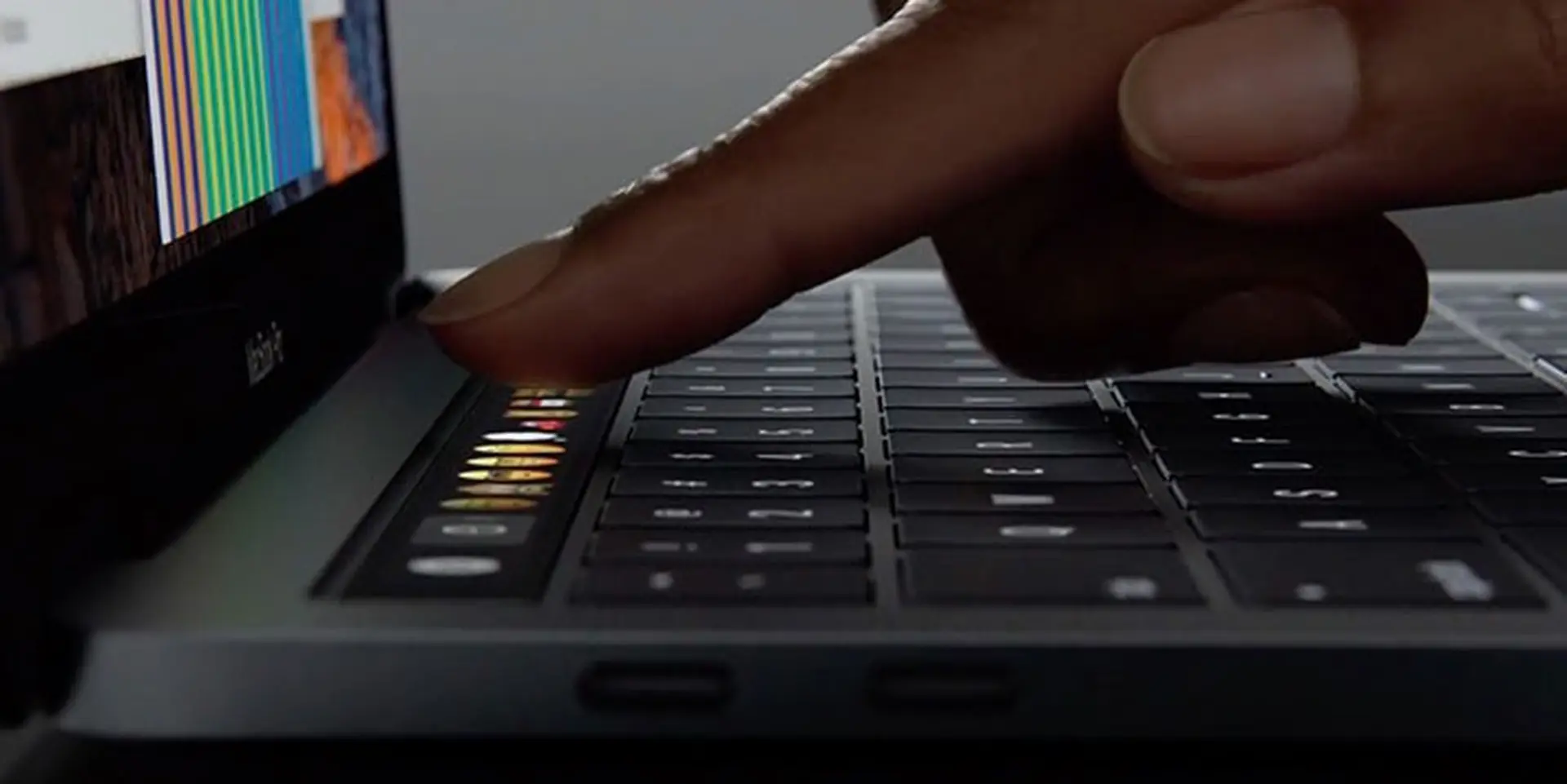 Chuyển đổi Touch Bar trên Macbook Pro thành hàng phím truyền thống quen thuộc