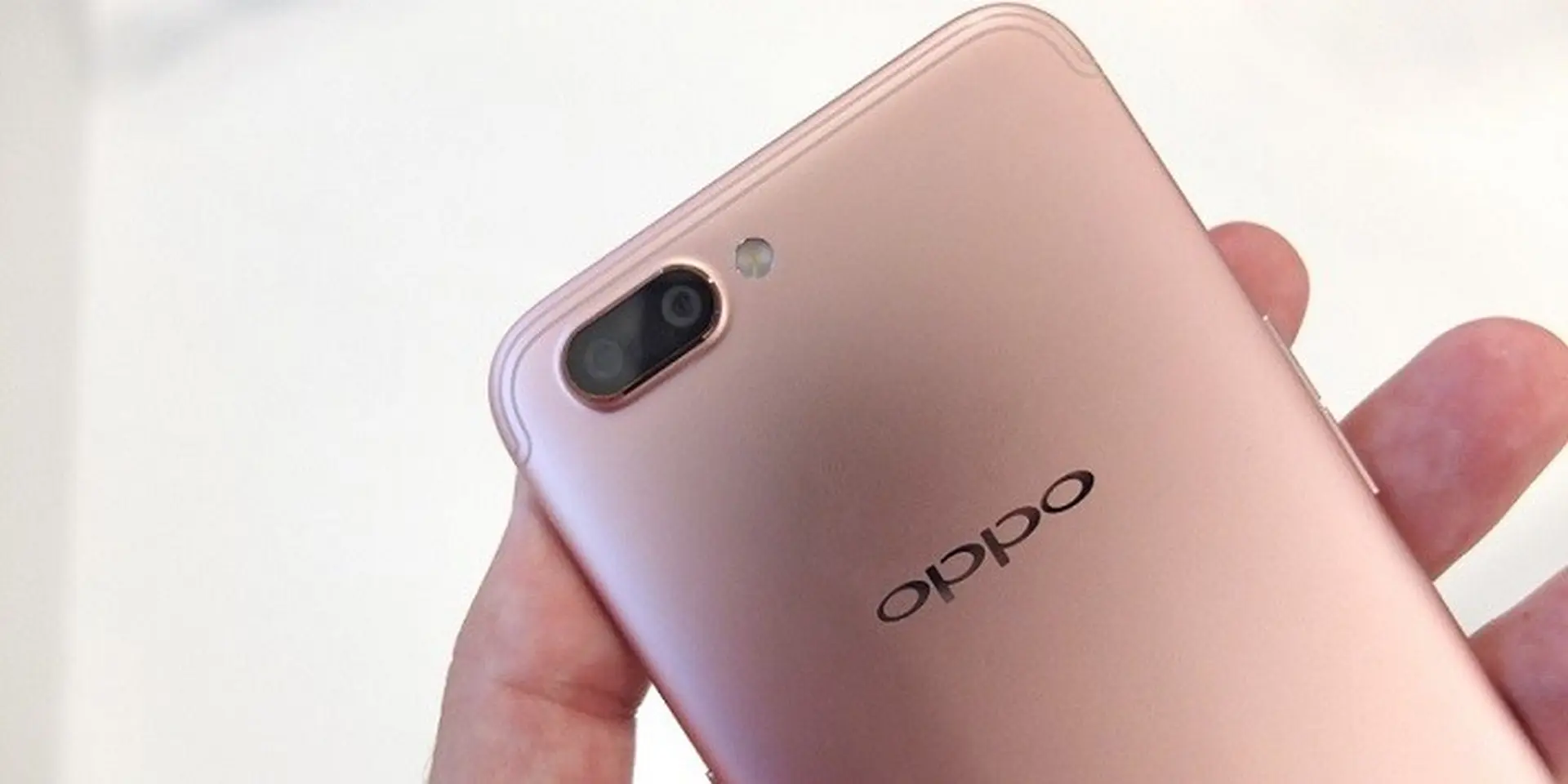 Trên tay OPPO R11 và R11 Plus: Chuyên gia chụp ảnh với cụm camera kép phía sau