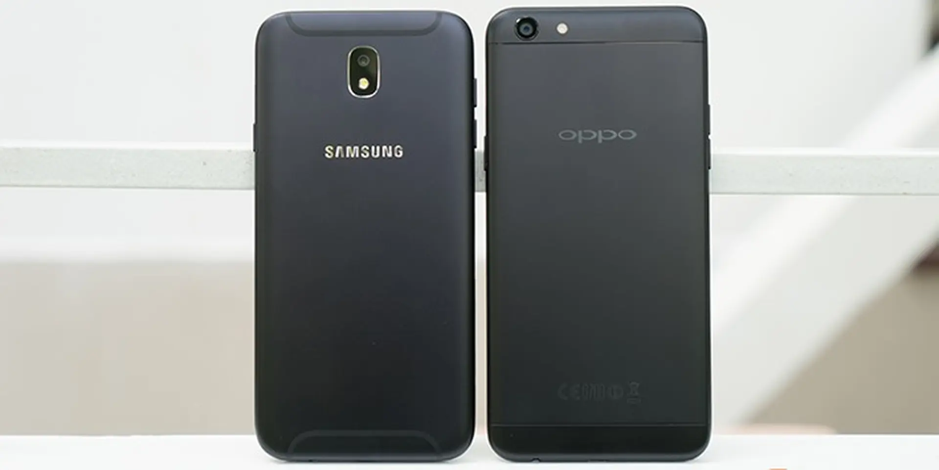 So sánh OPPO F3 và Samsung Galaxy J7 Pro: kỳ phùng địch thủ phân khúc 7 triệu đồng