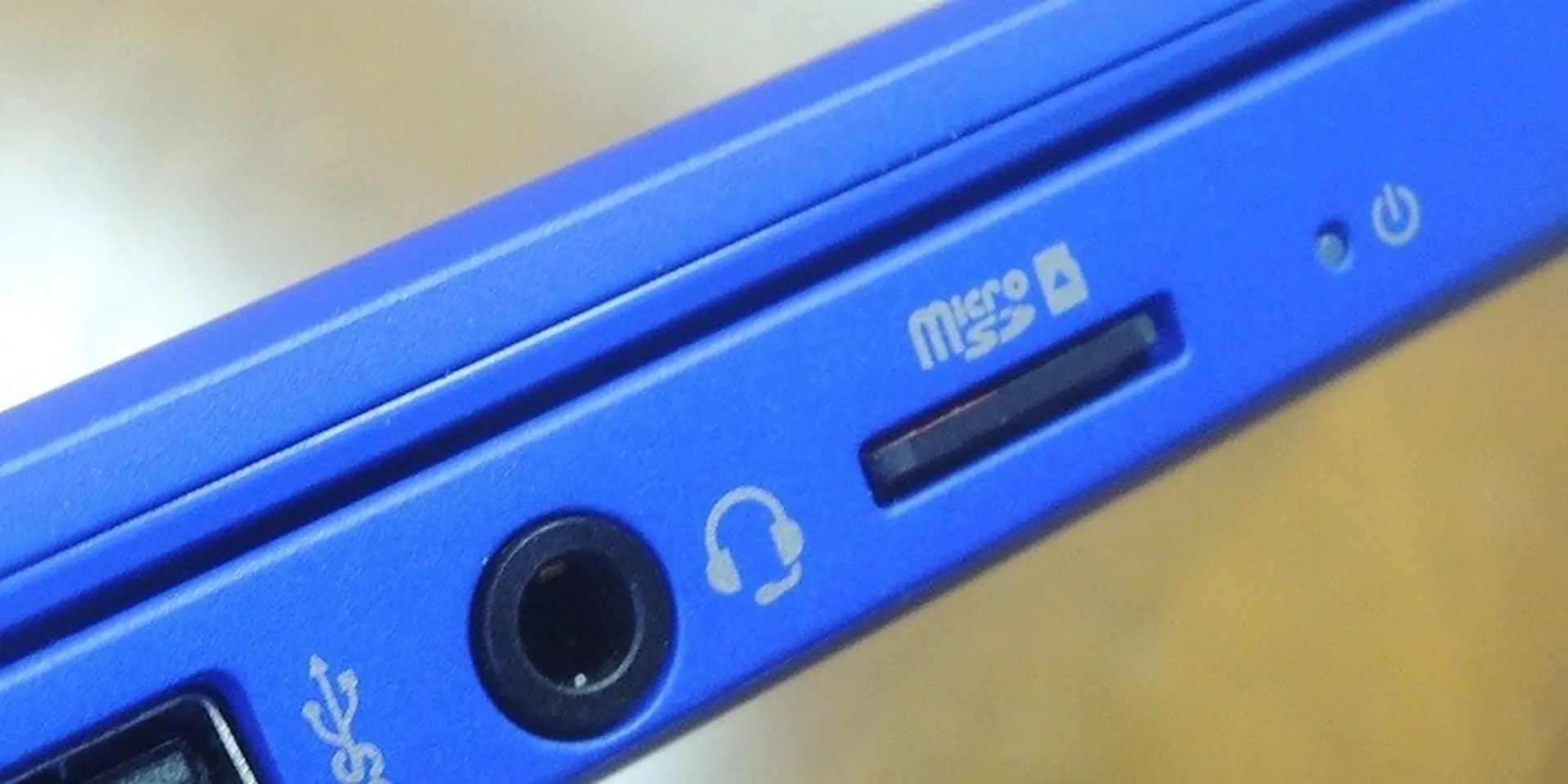 Chọn thẻ nhớ trên laptop như thế nào để có chức năng 3 trong 1?