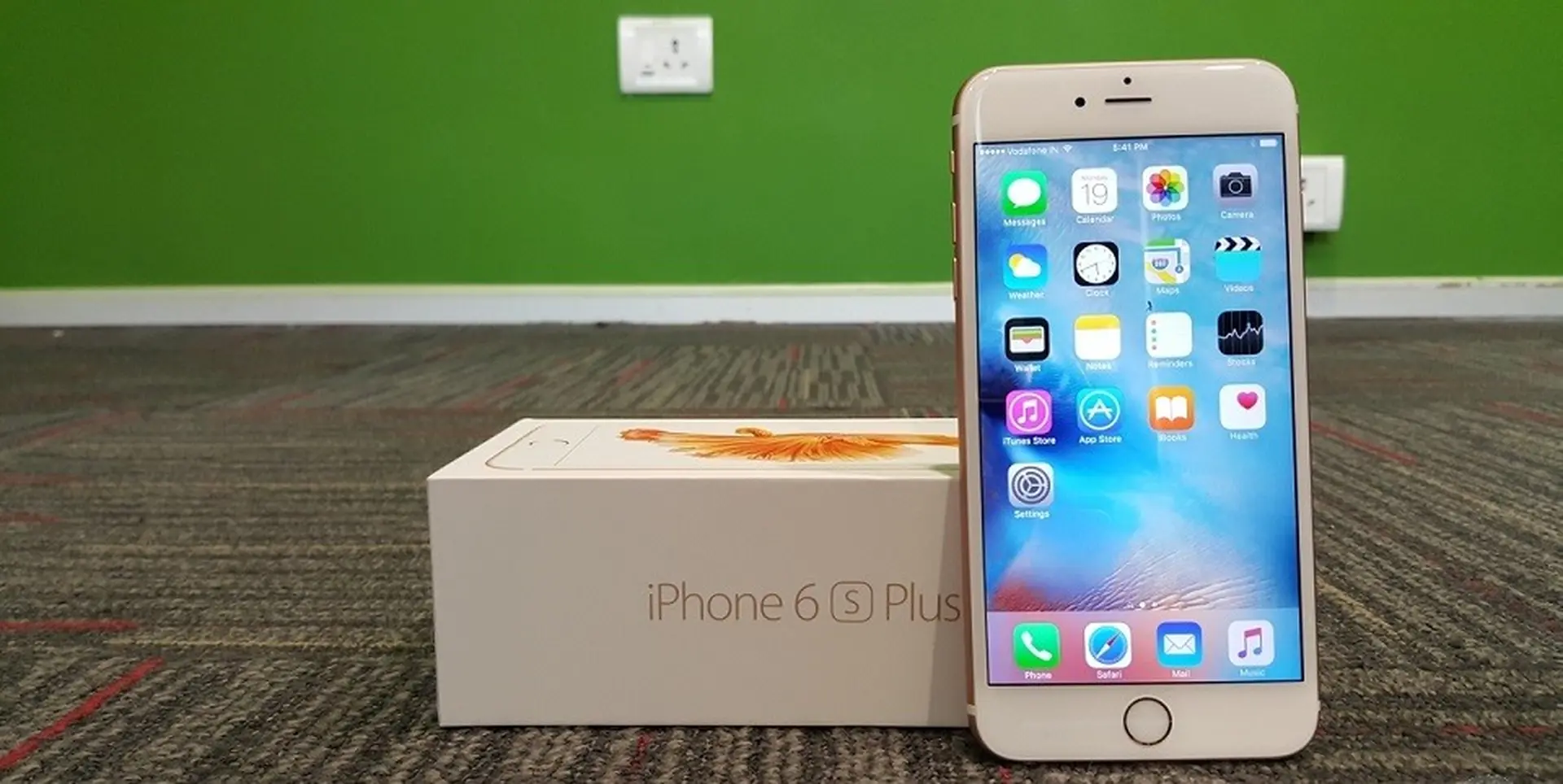 NÓNG trong ngày: iPhone 6s Plus màn hình 5.5 inch chính thức hạ giá sốc