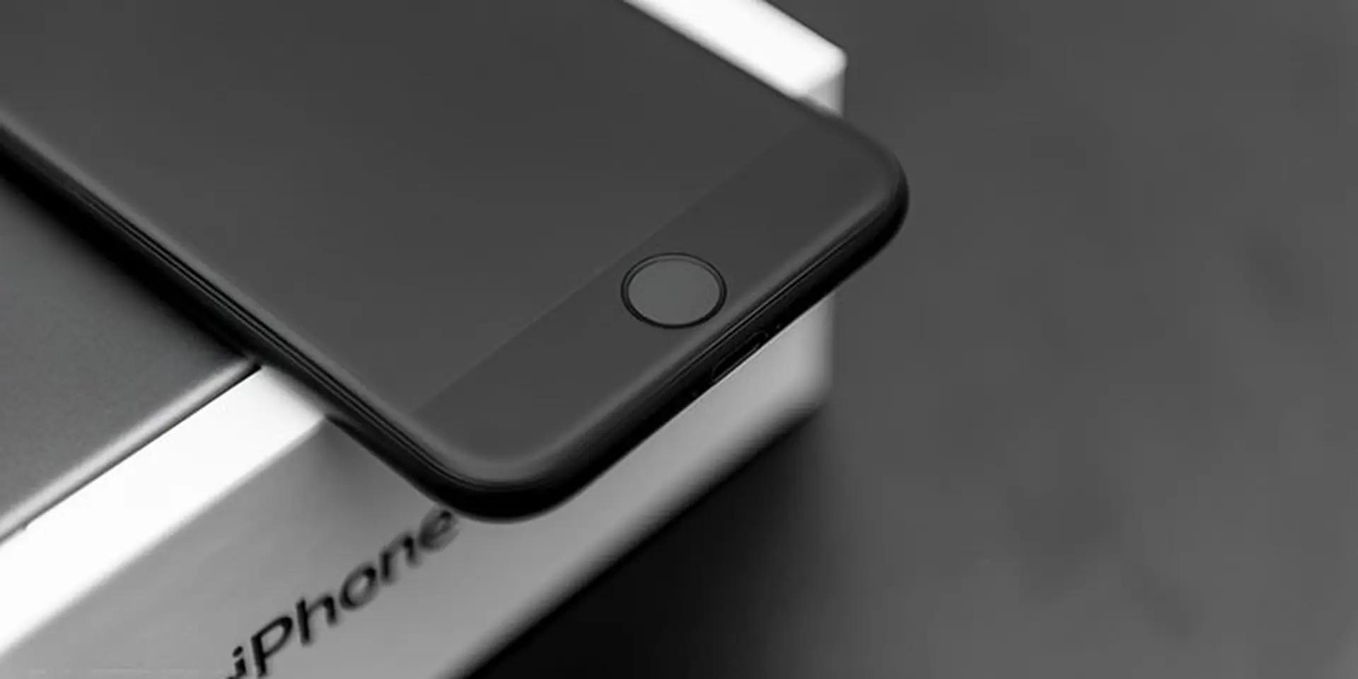 Steve Jobs từng muốn iPhone có 2 phím bấm ở mặt trước