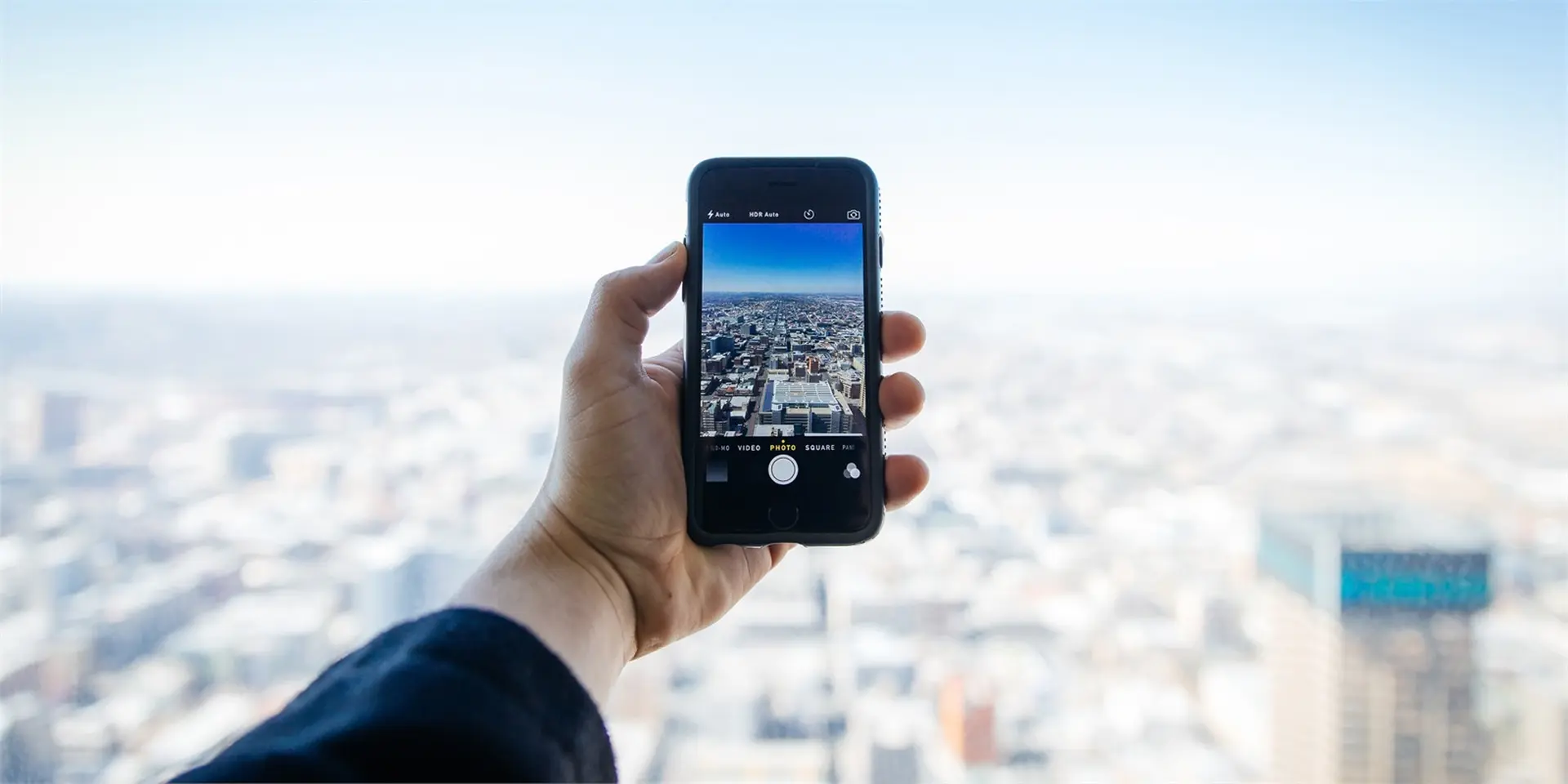 Tại sao điện thoại lại trở nên chậm chạm và hao pin khi bị nóng?