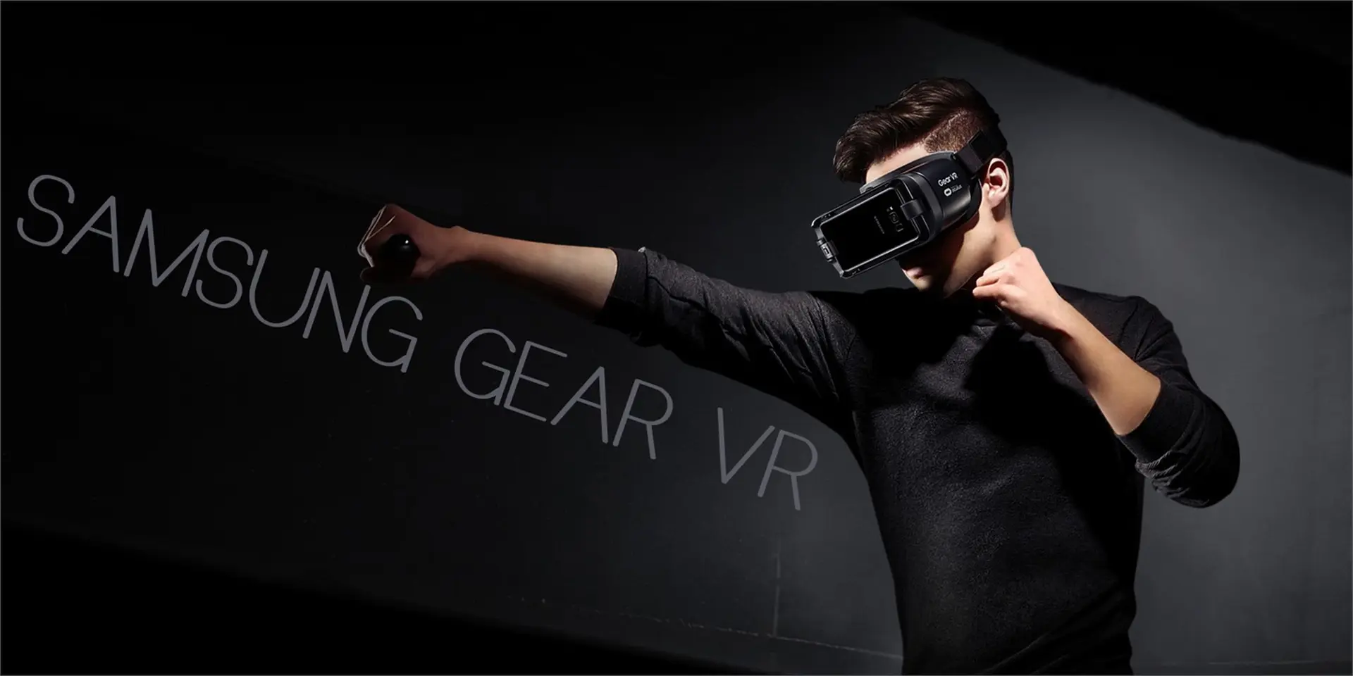 Trải nghiệm thực tế ảo với Gear VR 2017: Hỗ trợ tay cầm chơi game đã hơn