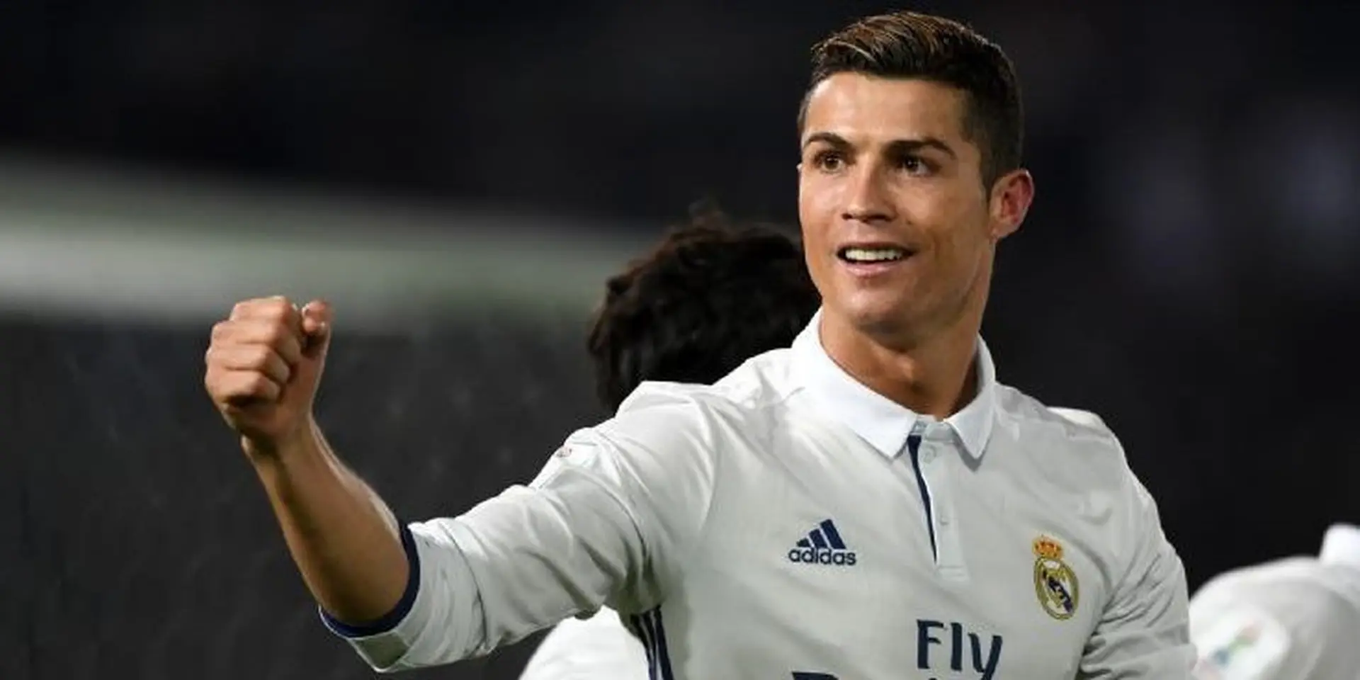 Đâu là chiếc smartphone được Ronaldo làm đại diện?