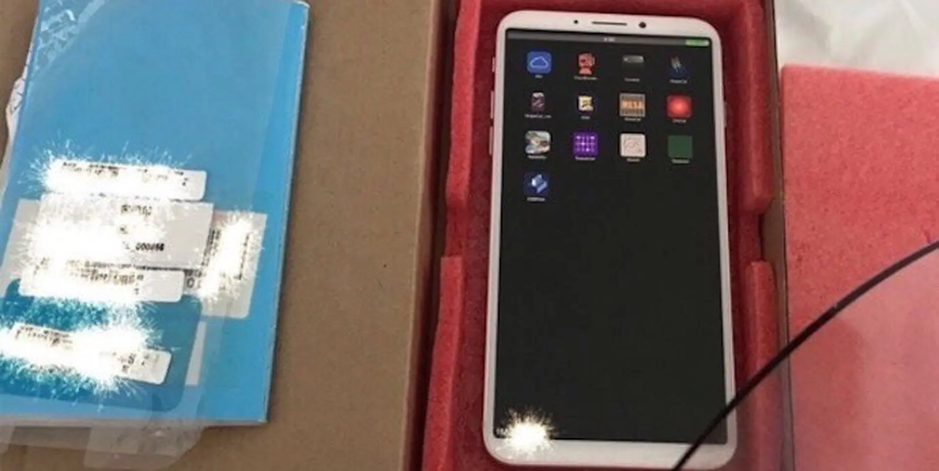 iPhone 8 tiếp tục xuất hiện “bằng xương bằng thịt” với màn hình 18:9, viền siêu mỏng