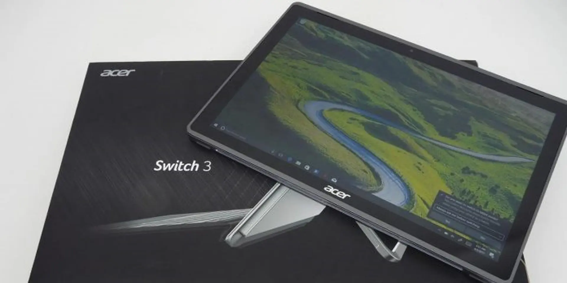 Trên tay máy tính bảng 2 trong 1 Acer Switch 3: Đối thủ nặng ký của Microsoft Surface.