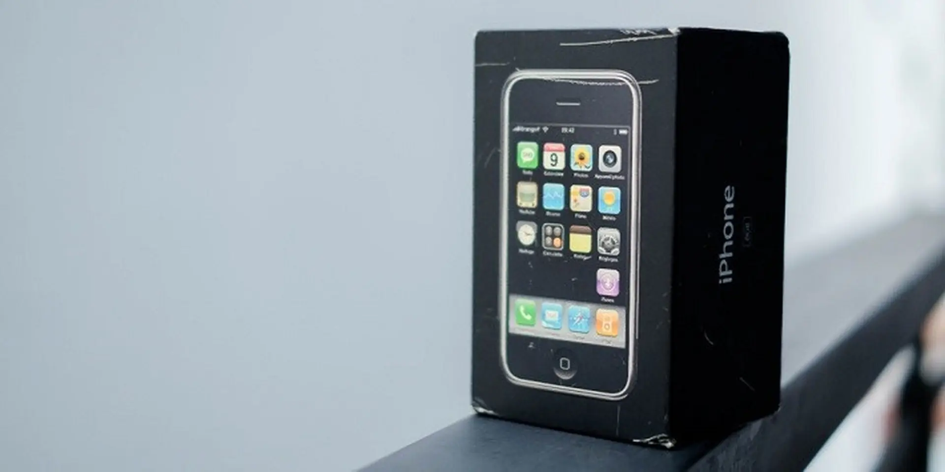 Chiêm ngưỡng hình ảnh iPhone đời đầu tại Việt Nam