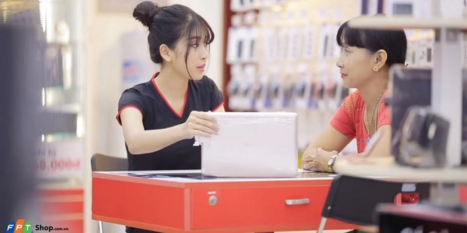 Có nên mua laptop trả góp không ?