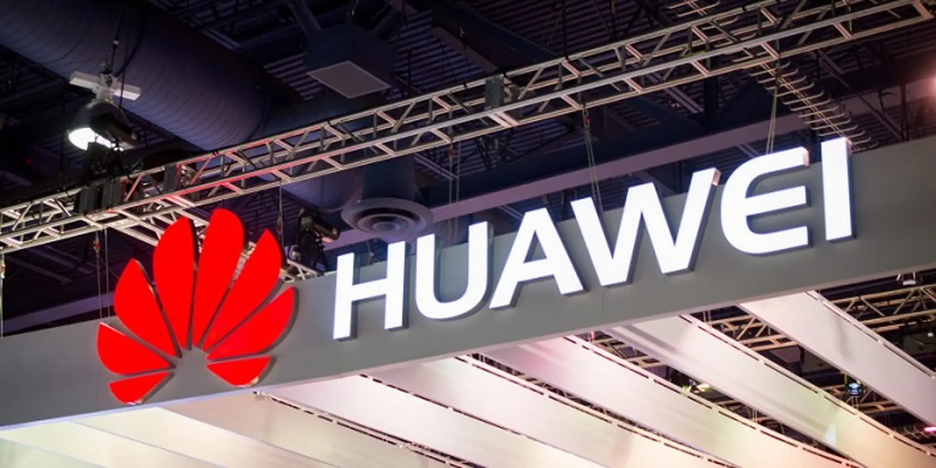 CEO Huawei thông báo sẽ tự phát triển chip AI cho riêng hãng