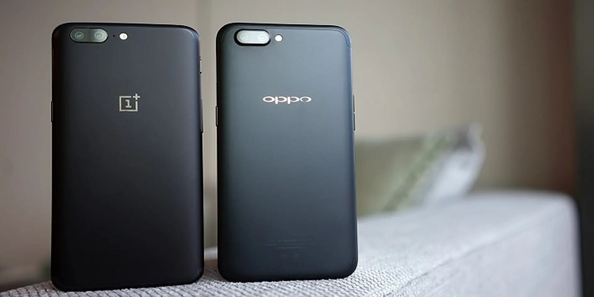 So sánh OnePlus 5 và Oppo R11: Lựa chọn nào cho người thích cầu toàn?