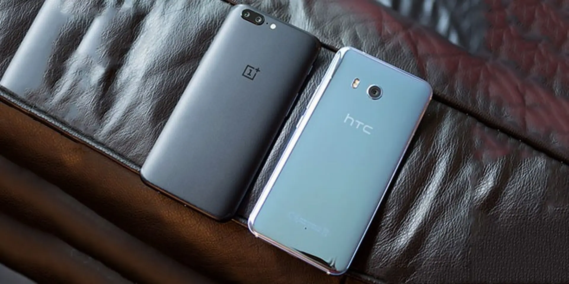 So sánh OnePlus 5 vs HTC U11: Đắt hơn vẫn chất lượng hơn