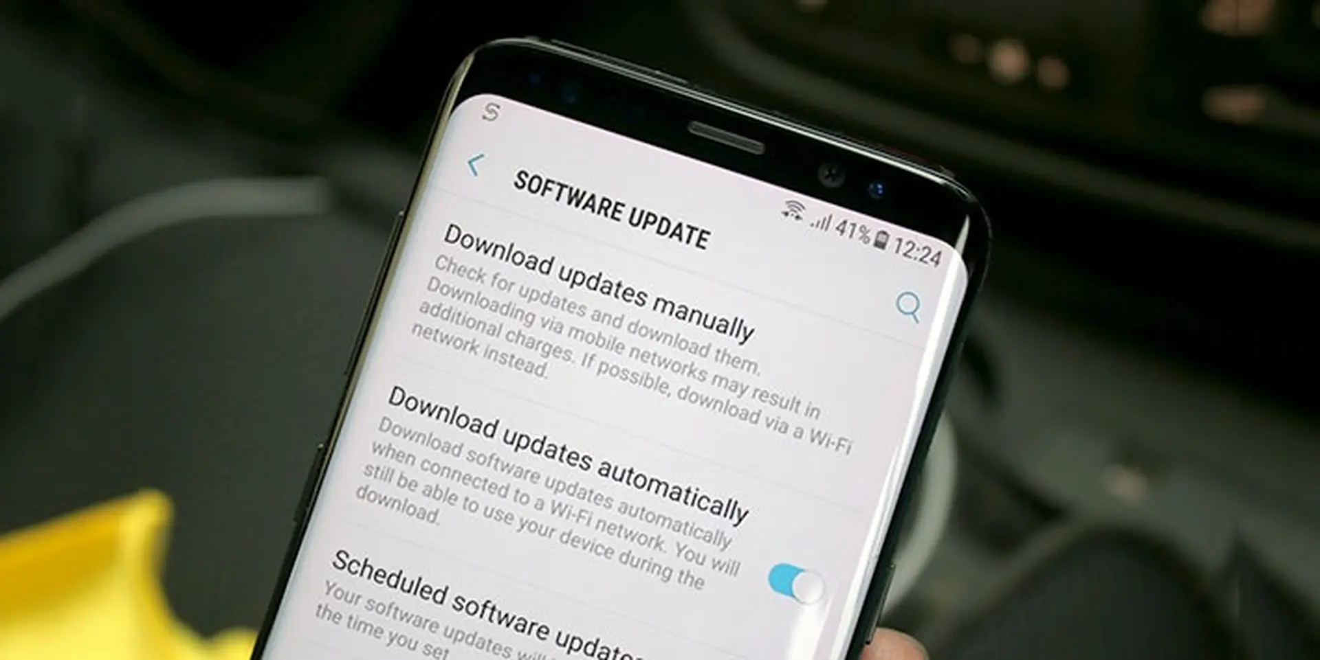 Samsung Galaxy S8 nhận được cập nhật lớn giúp cải thiện chụp ảnh, sạc không dây