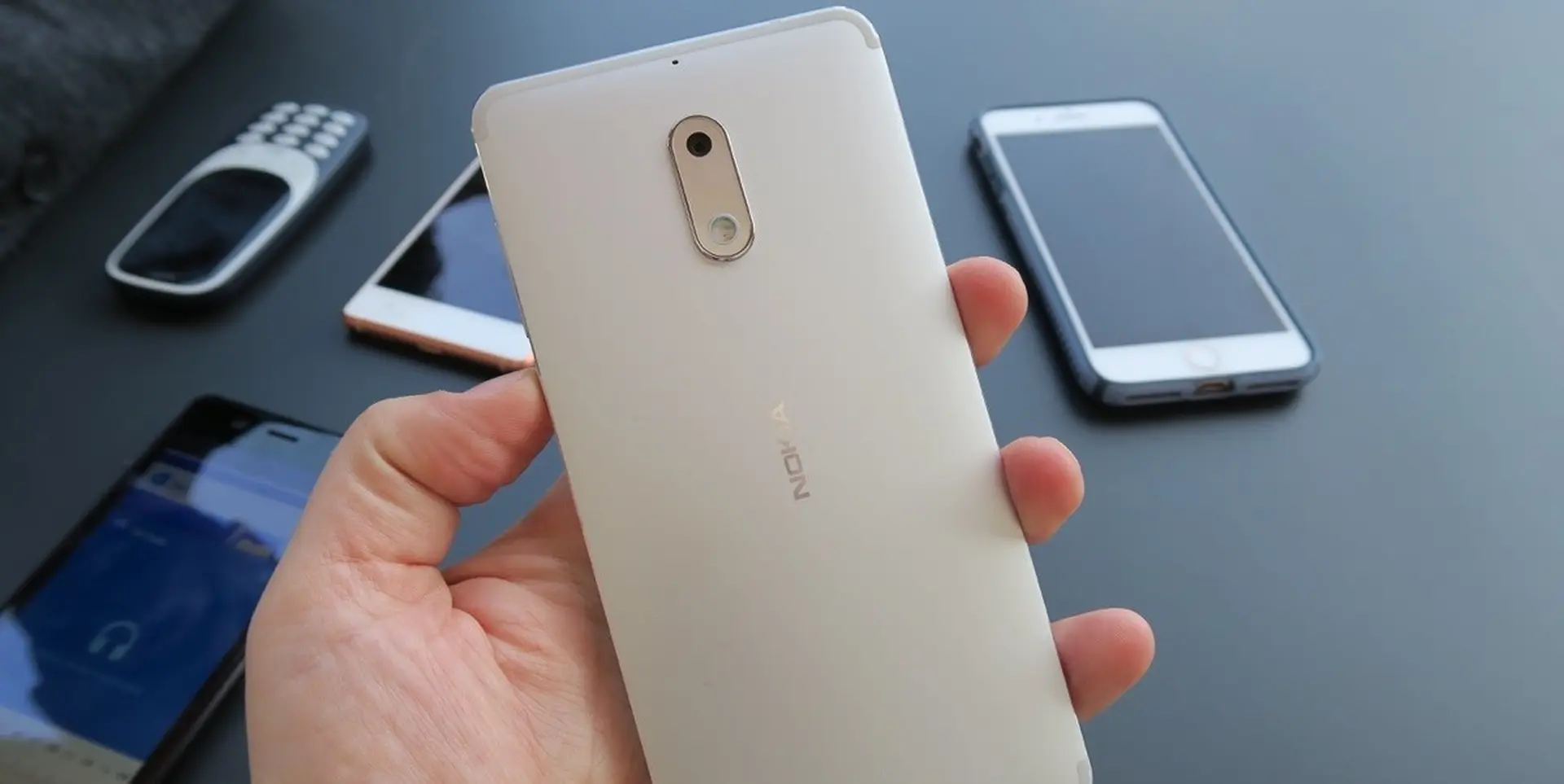 Nokia 2 bất ngờ xuất hiện với thiết kế tương tự như Nokia 3