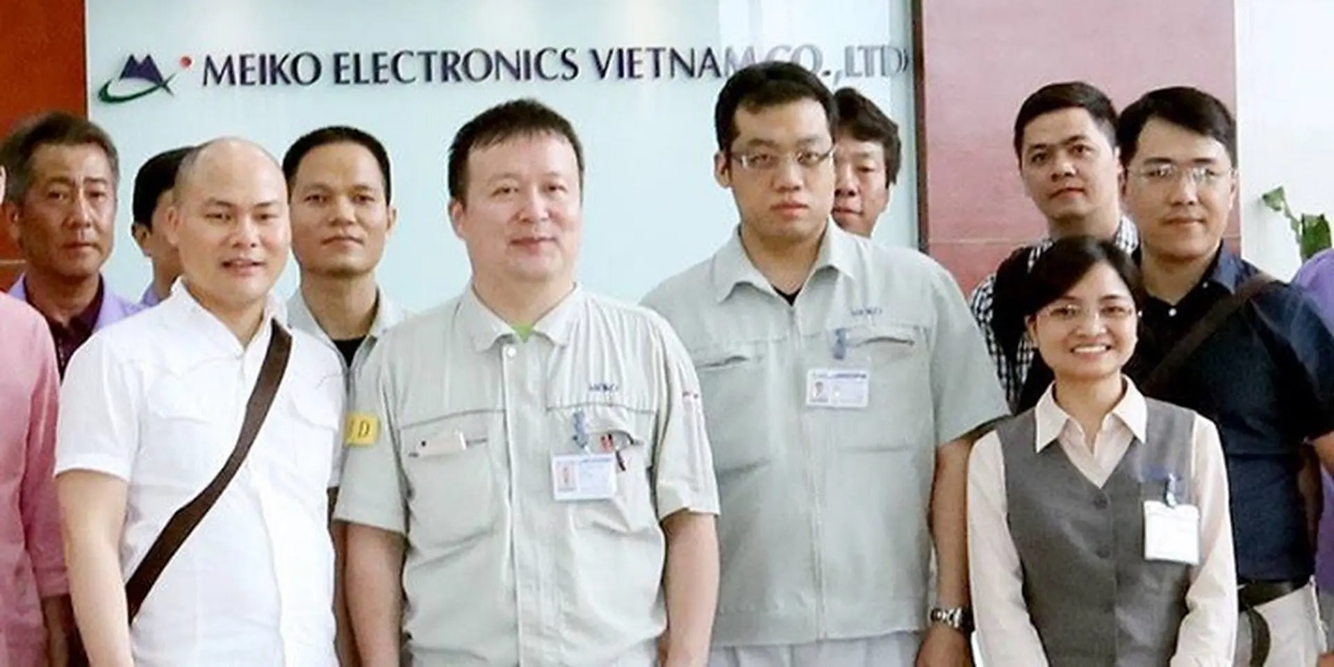 Nhà máy sản xuất Bphone 2 trông như thế nào?