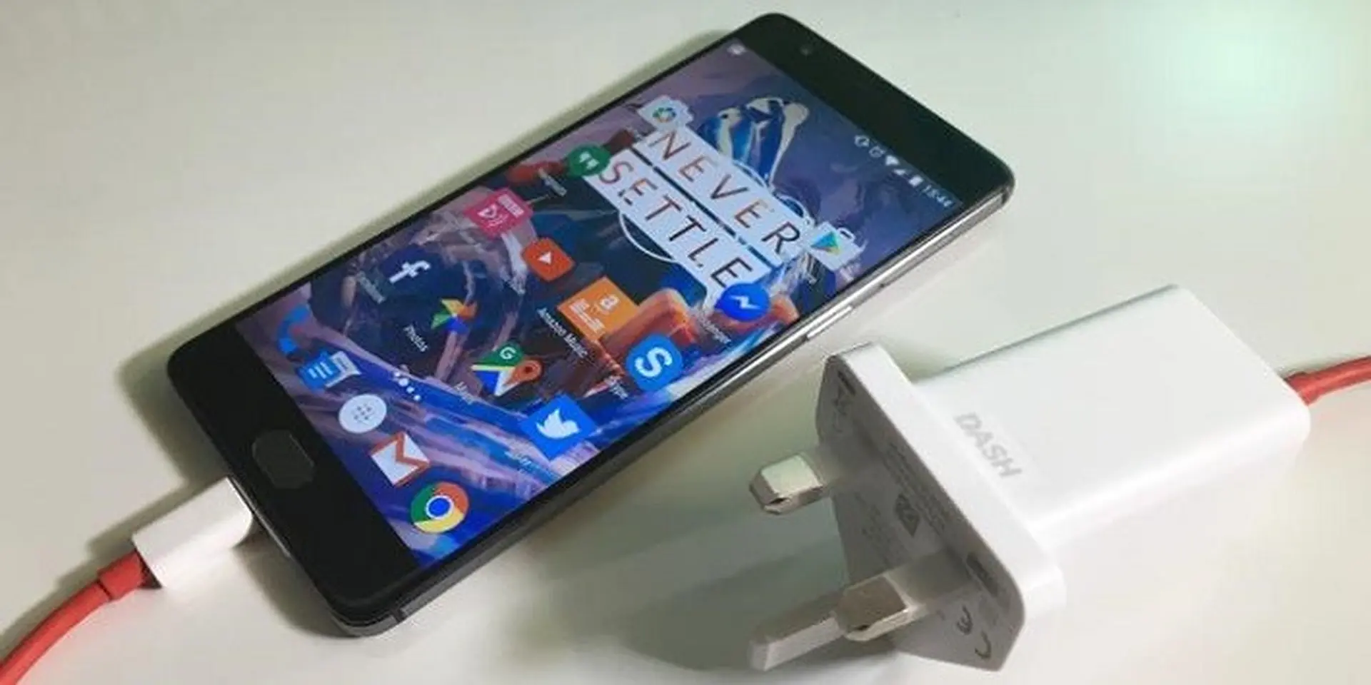 Tìm hiểu, so sánh Quick Charge và Dash Charge