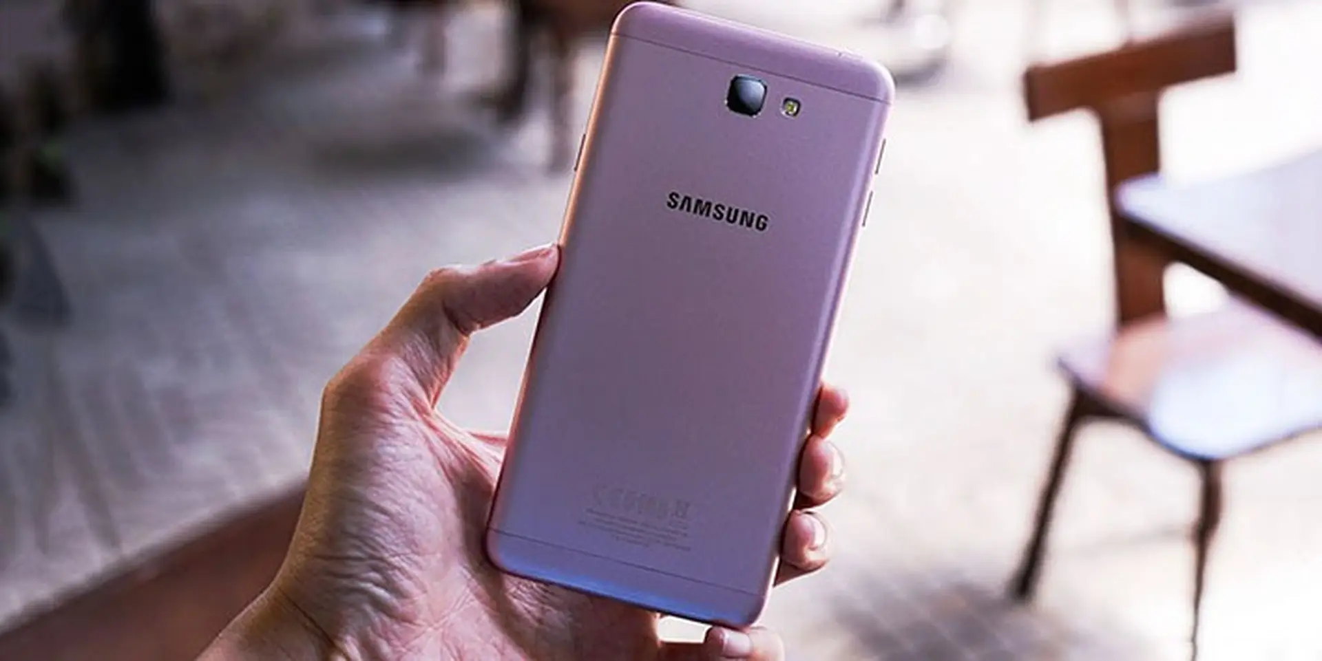 5 smartphone bán chạy nhất FPT Shop trong tháng 6